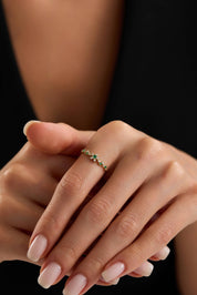 14 Ayar Minimal Çiçek Altın Yüzük (Renk Seçenekleriyle)