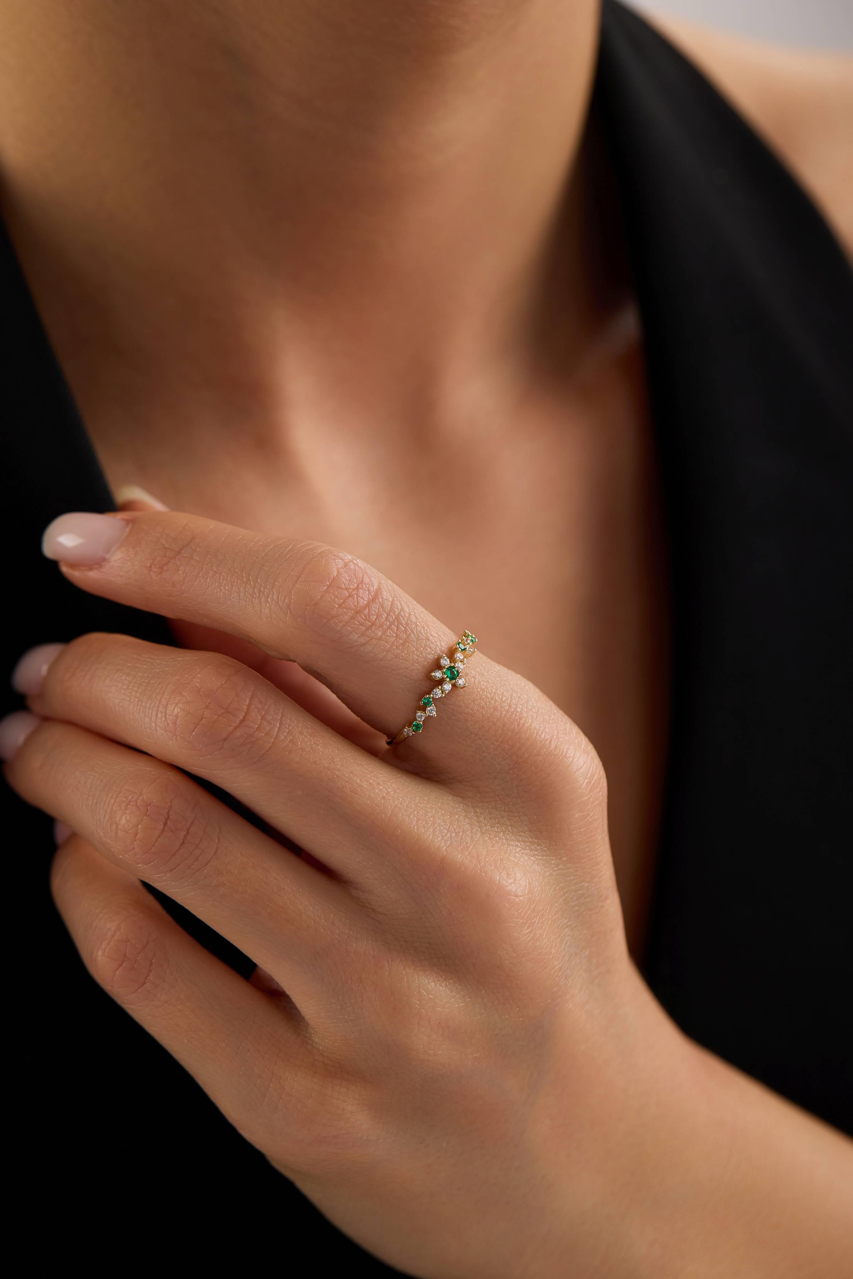 14 Ayar Minimal Çiçek Altın Yüzük (Renk Seçenekleriyle)