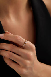 14 Ayar Minimal Çiçek Altın Yüzük (Renk Seçenekleriyle)