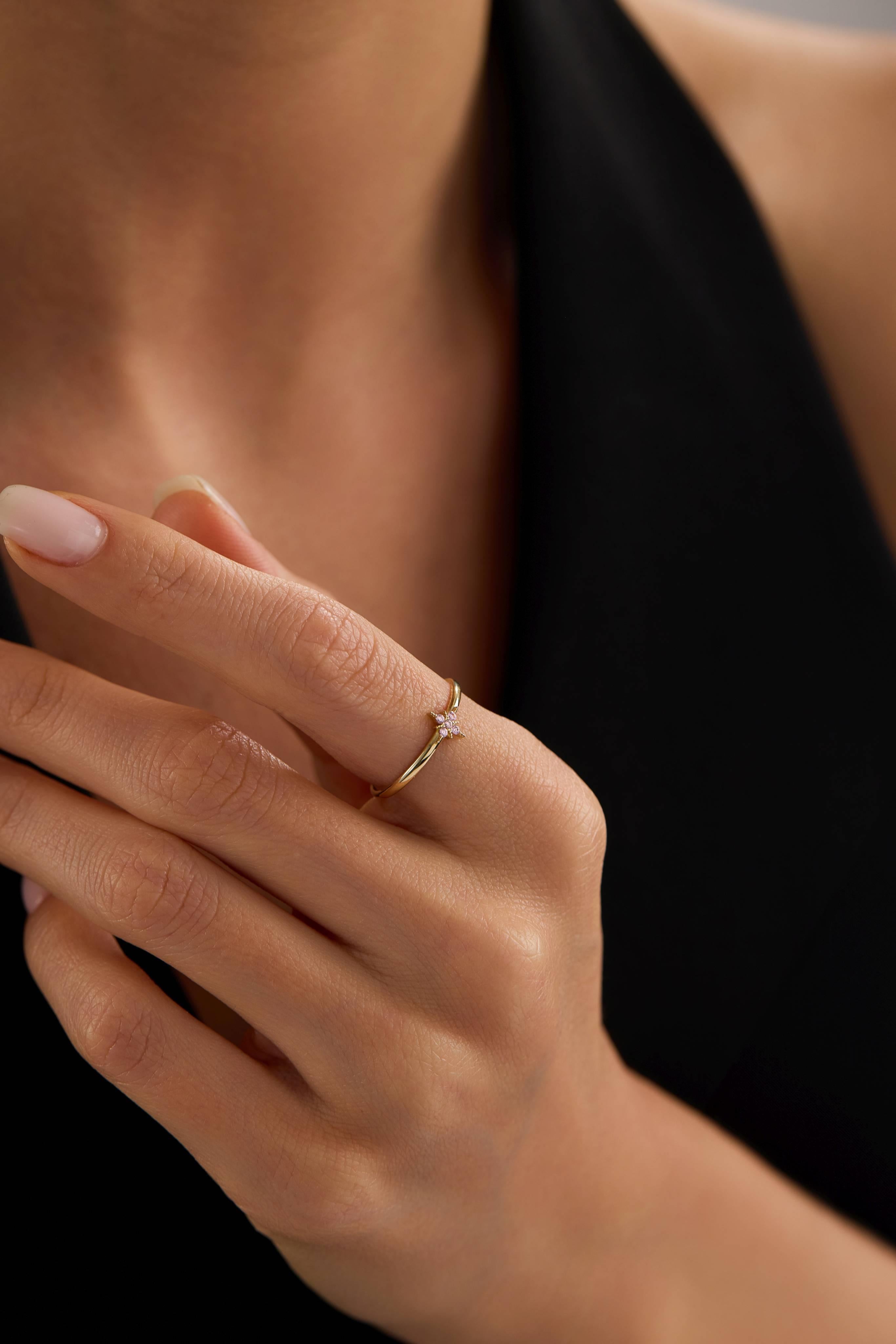 14 Ayar Minimal Kutup Yıldızı Taşlı Altın Yüzük