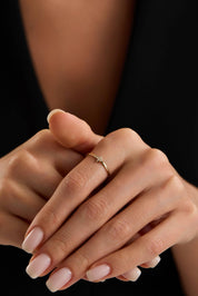 14 Ayar Minimal Kutup Yıldızı Taşlı Altın Yüzük