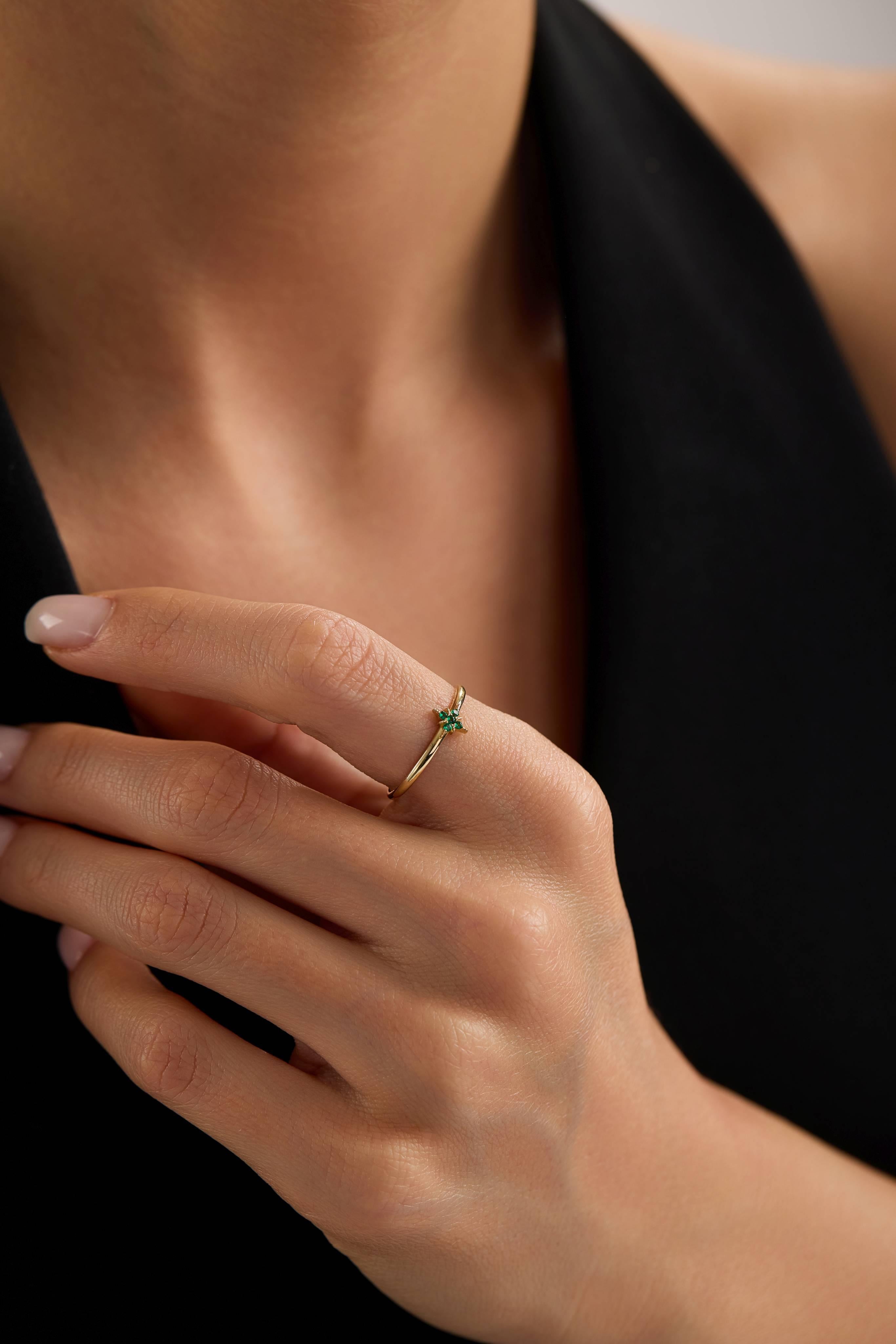 14 Ayar Minimal Kutup Yıldızı Taşlı Altın Yüzük