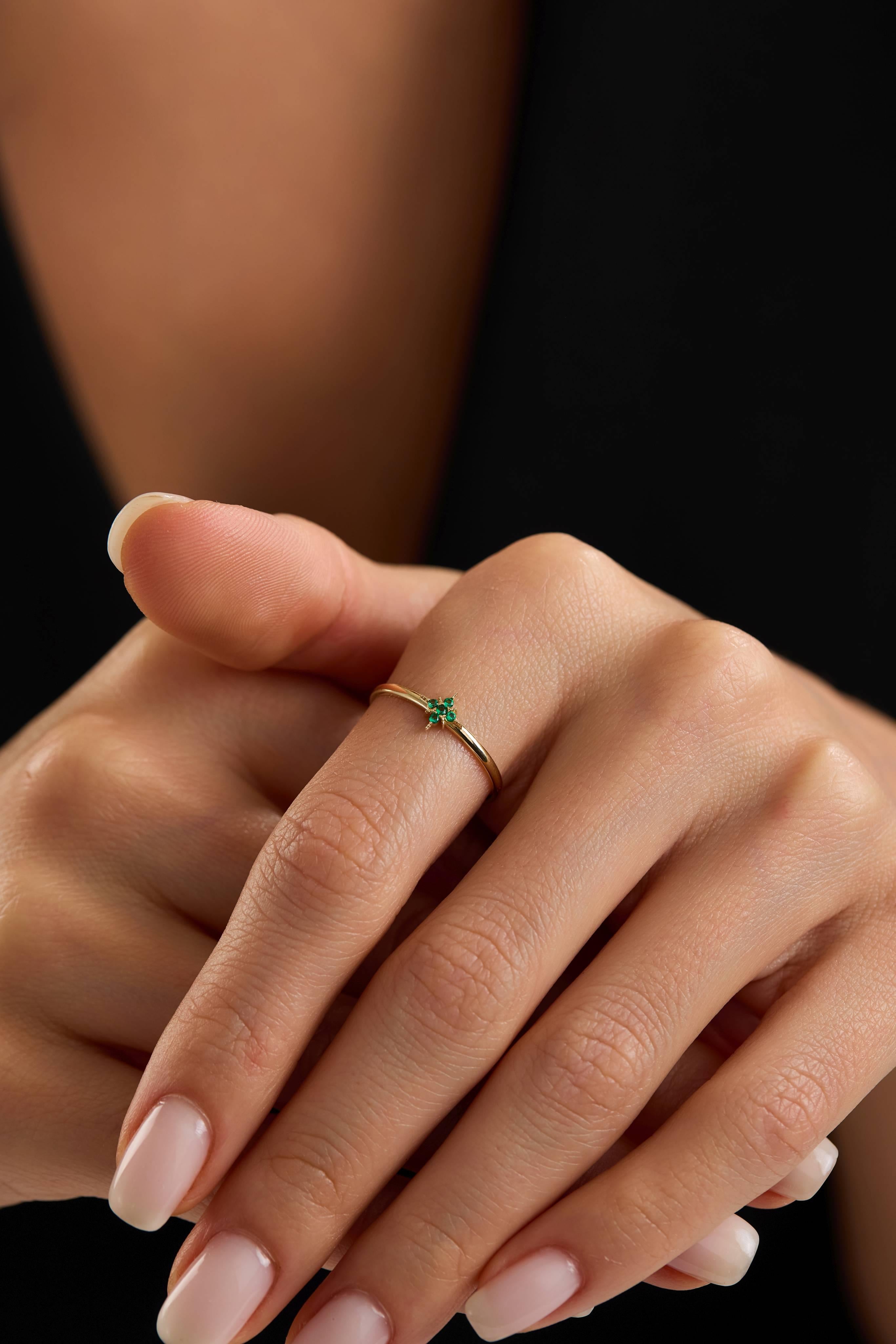 14 Ayar Minimal Kutup Yıldızı Taşlı Altın Yüzük