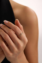 14 Ayar Minimal Kutup Yıldızı Taşlı Altın Yüzük