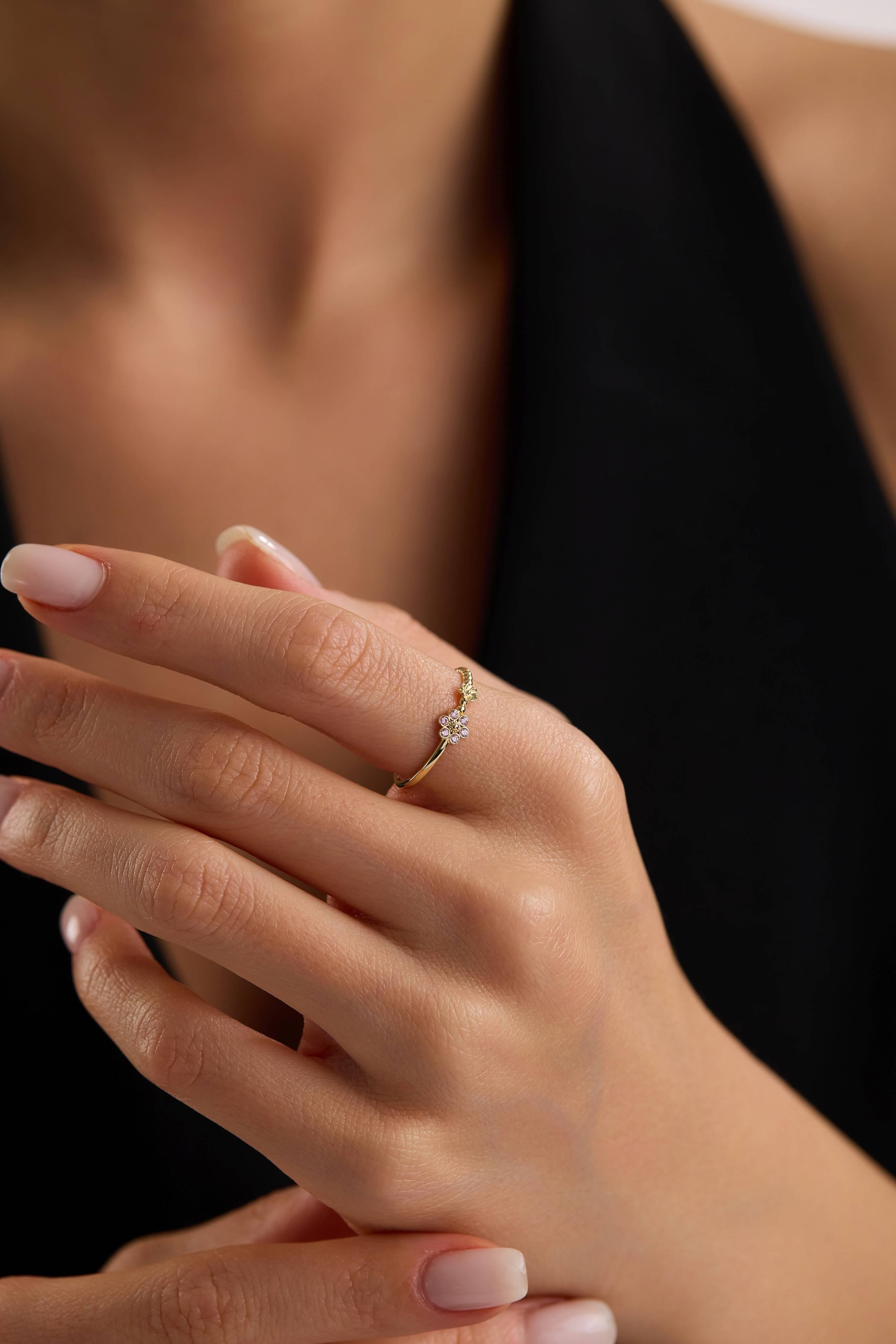 14 Ayar Minimal Motifli Çiçek Altın Yüzük