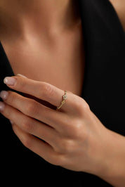 14 Ayar Minimal Motifli Çiçek Altın Yüzük