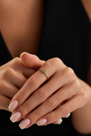 14 Ayar Minimal Motifli Çiçek Altın Yüzük