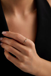 14 Ayar Minimal Motifli Çiçek Altın Yüzük