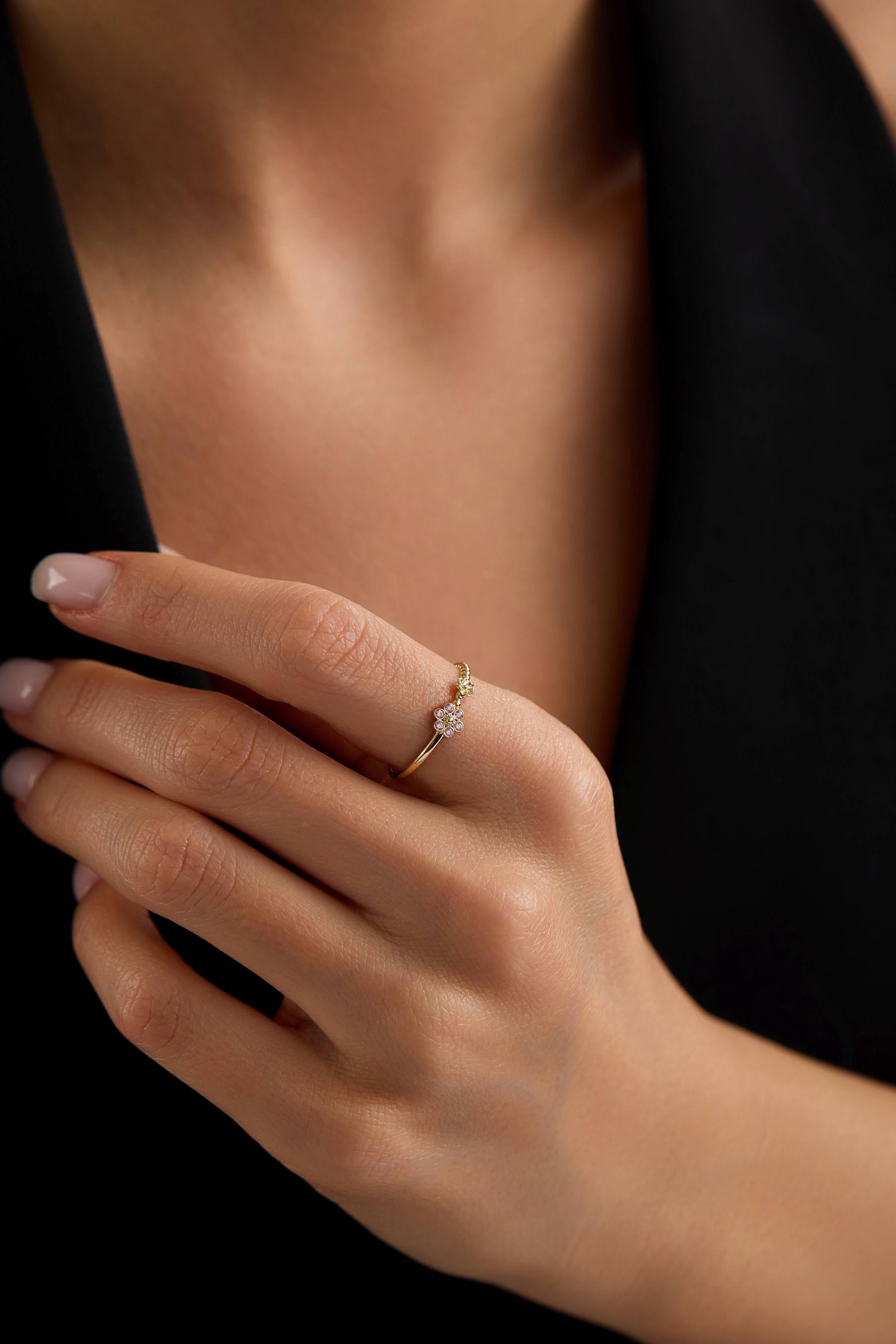 14 Ayar Minimal Motifli Çiçek Altın Yüzük