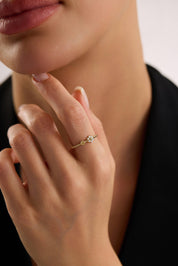 14 Ayar Minimal Motifli Çiçek Altın Yüzük