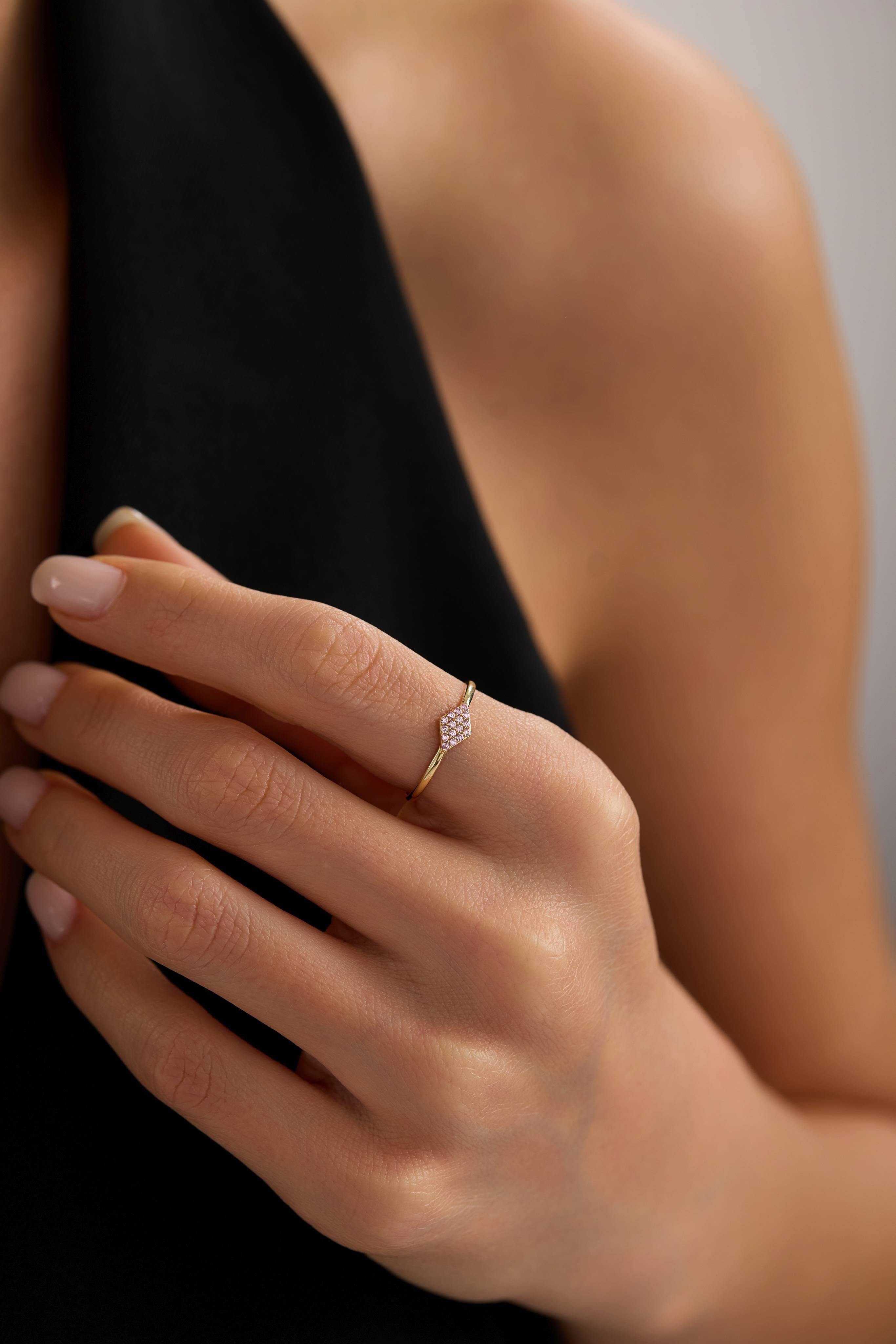 14 Ayar Minimal Taşlı Altın Yüzük