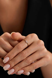 14 Ayar Minimal Taşlı Altın Yüzük