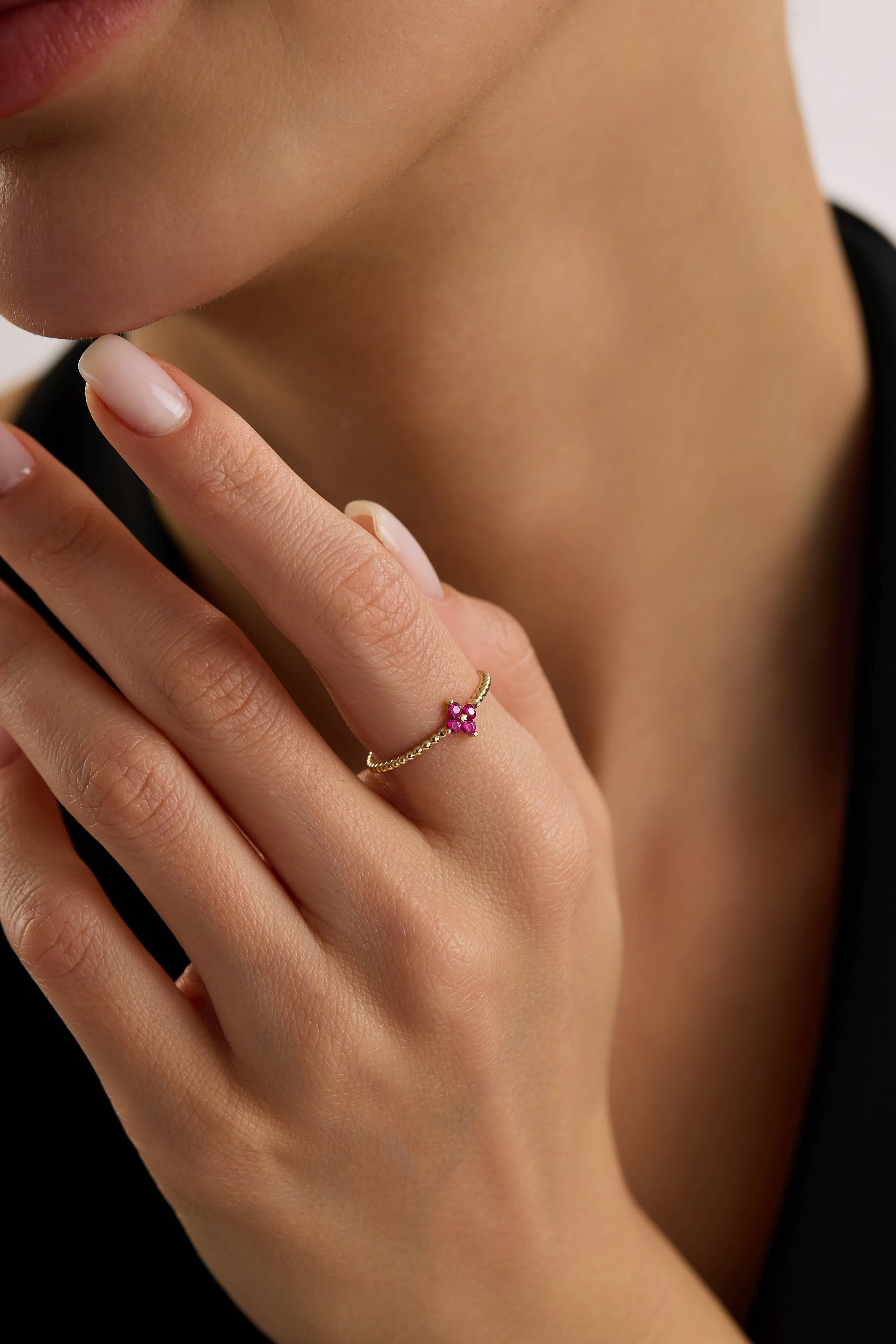 14 Ayar Minimal Taşlı Altın Yüzük