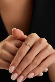 14 Ayar Minimal Taşlı Altın Yüzük