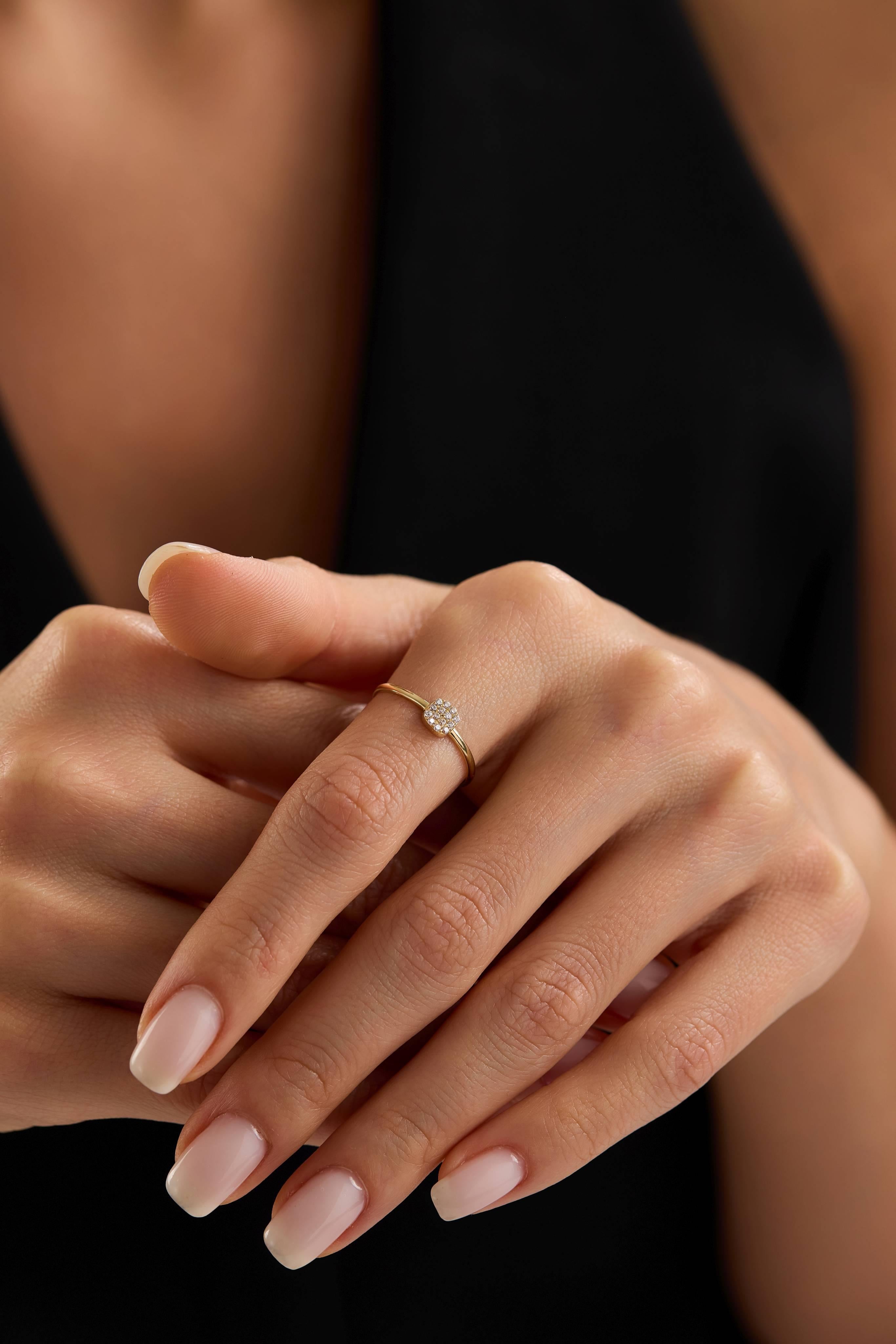 14 Ayar Minimal Taşlı Altın Yüzük (Renk Seçenekleriyle)