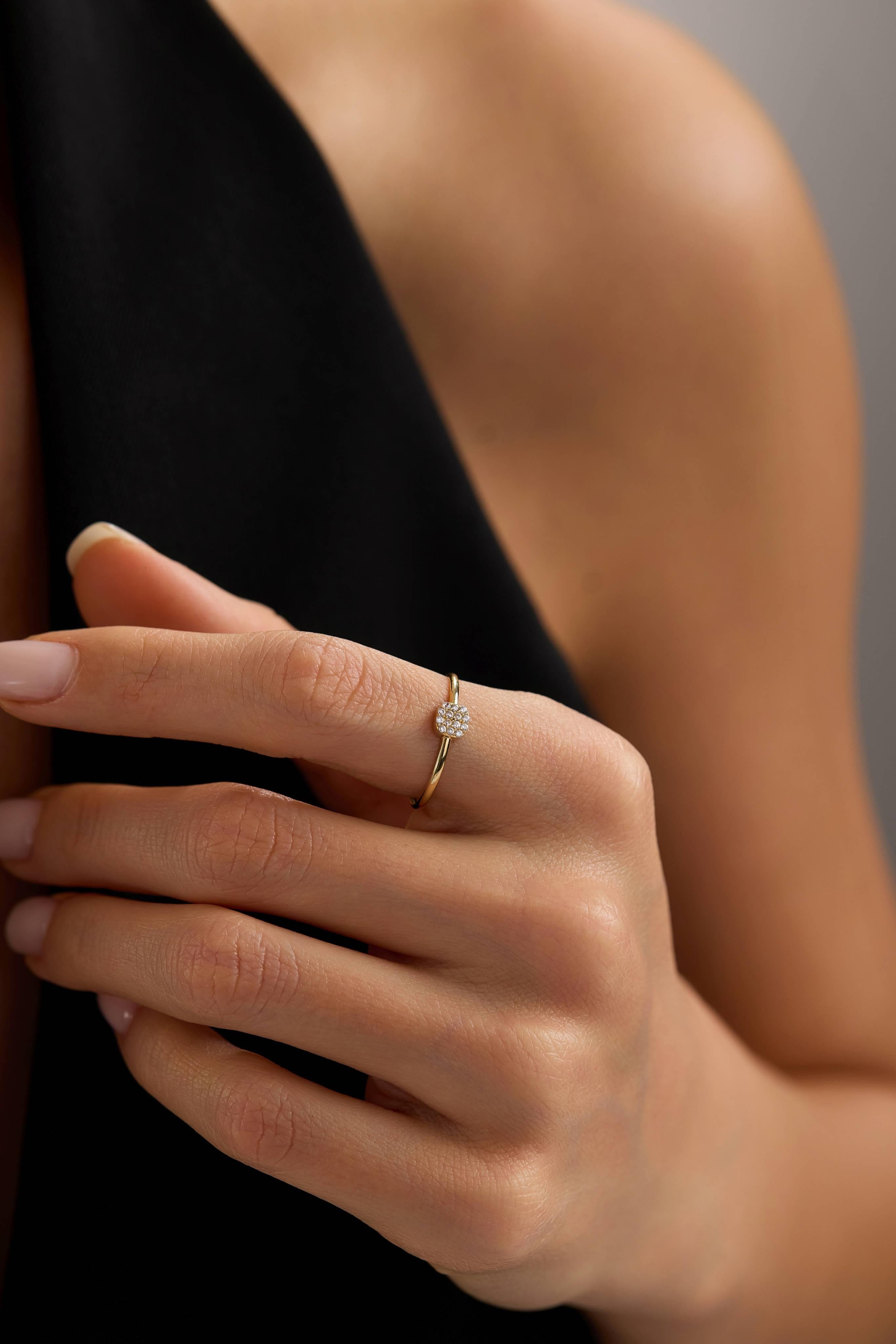 14 Ayar Minimal Taşlı Altın Yüzük (Renk Seçenekleriyle)