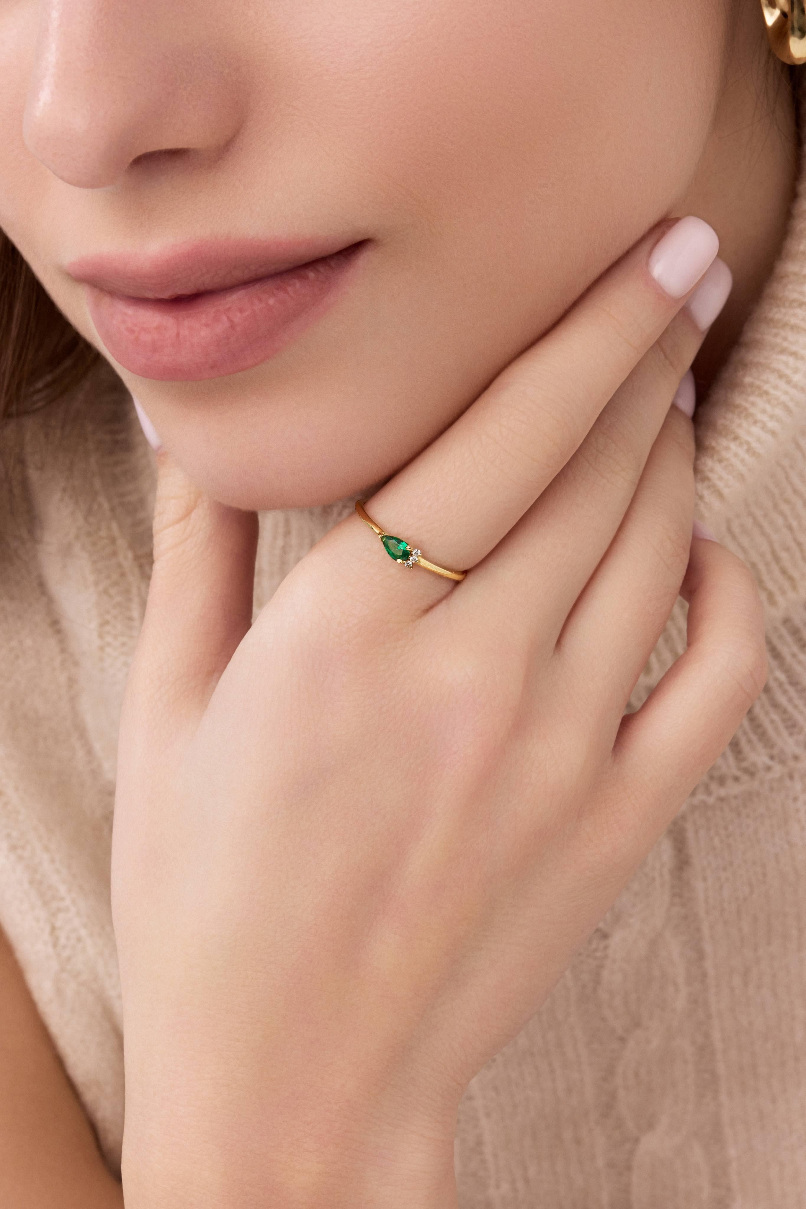 14 Ayar Minimal Taşlı Altın Yüzük (Renk Seçenekleriyle)