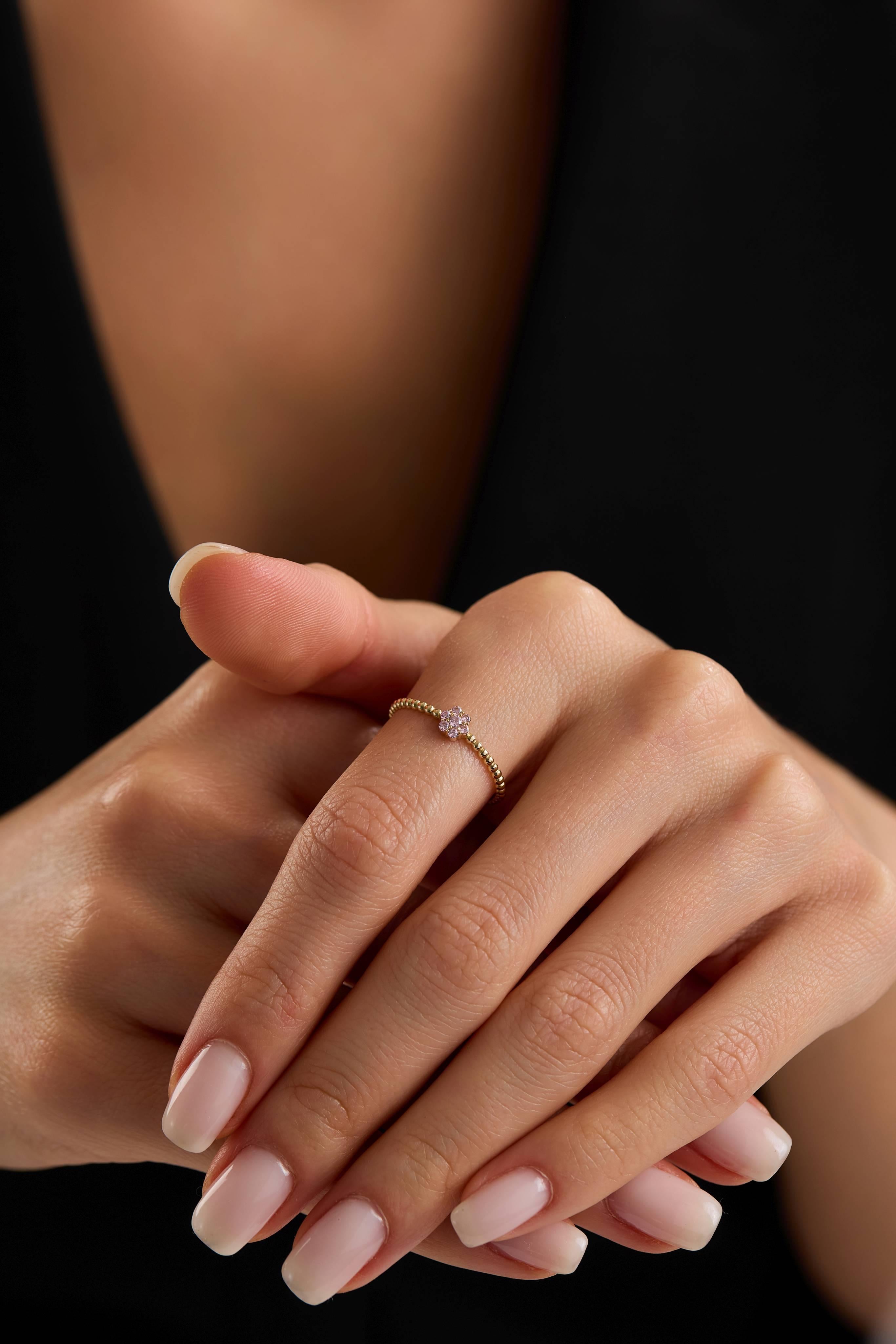 14 Ayar Minimal Taşlı Çiçek Altın Yüzük (Renk Seçenekleriyle)