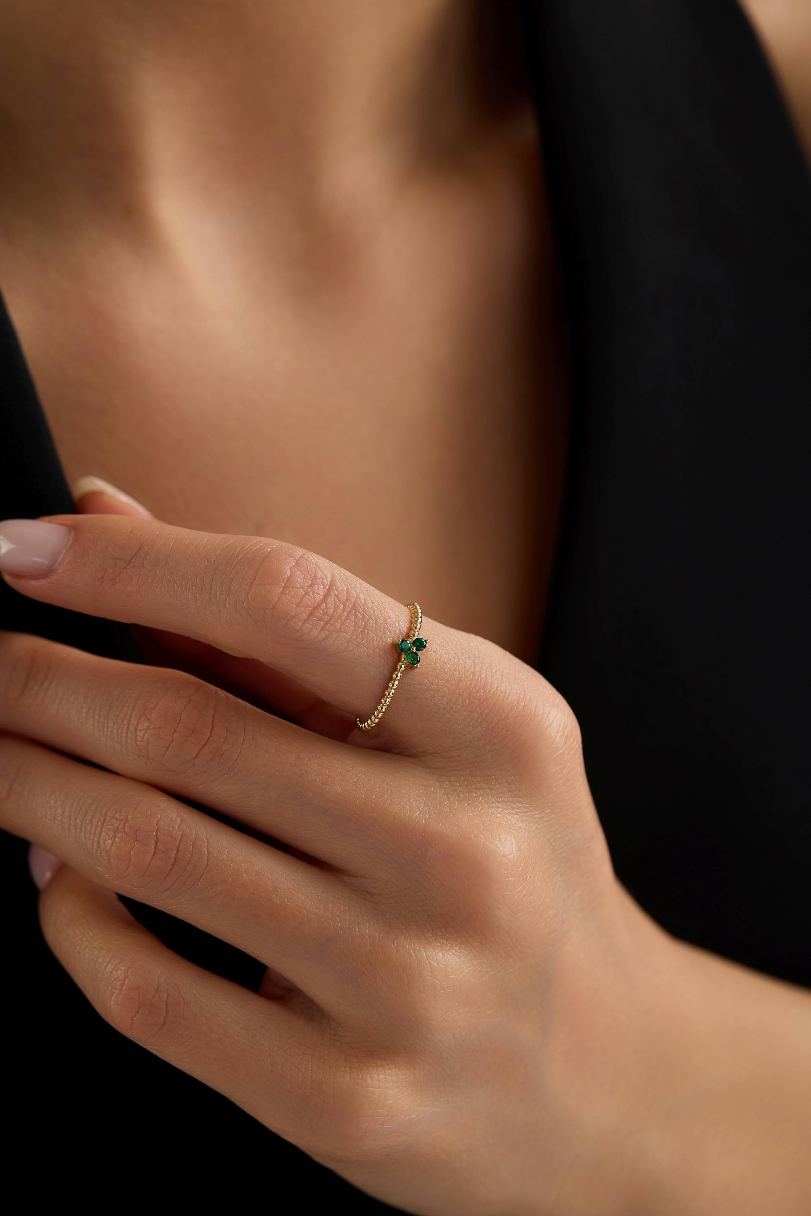 14 Ayar Minimal Üç Taş Altın Yüzük