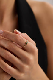 14 Ayar Minimal Üç Taş Altın Yüzük