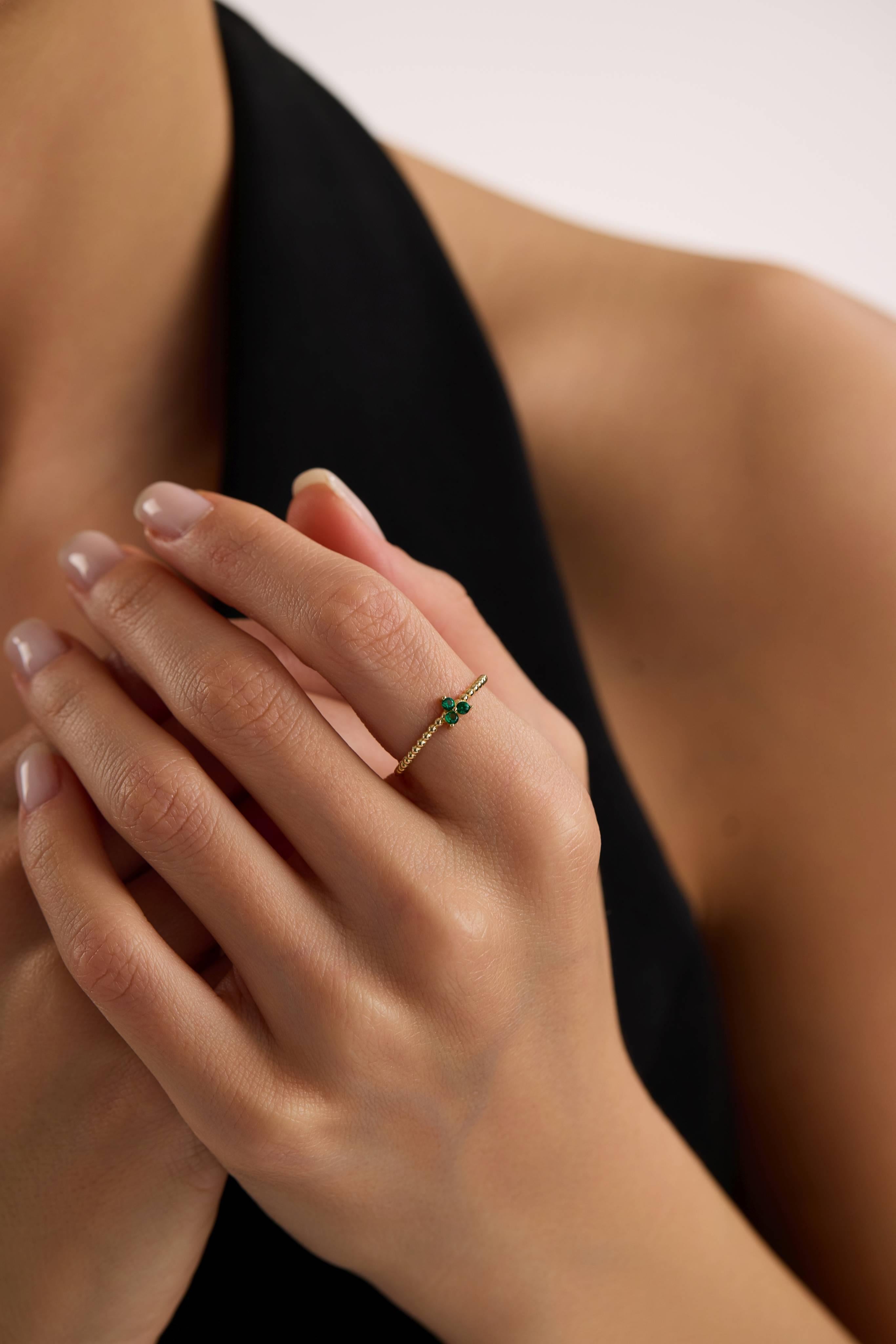 14 Ayar Minimal Üç Taş Altın Yüzük