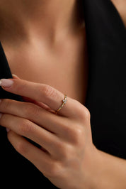 14 Ayar Minimal Üç Taş Altın Yüzük