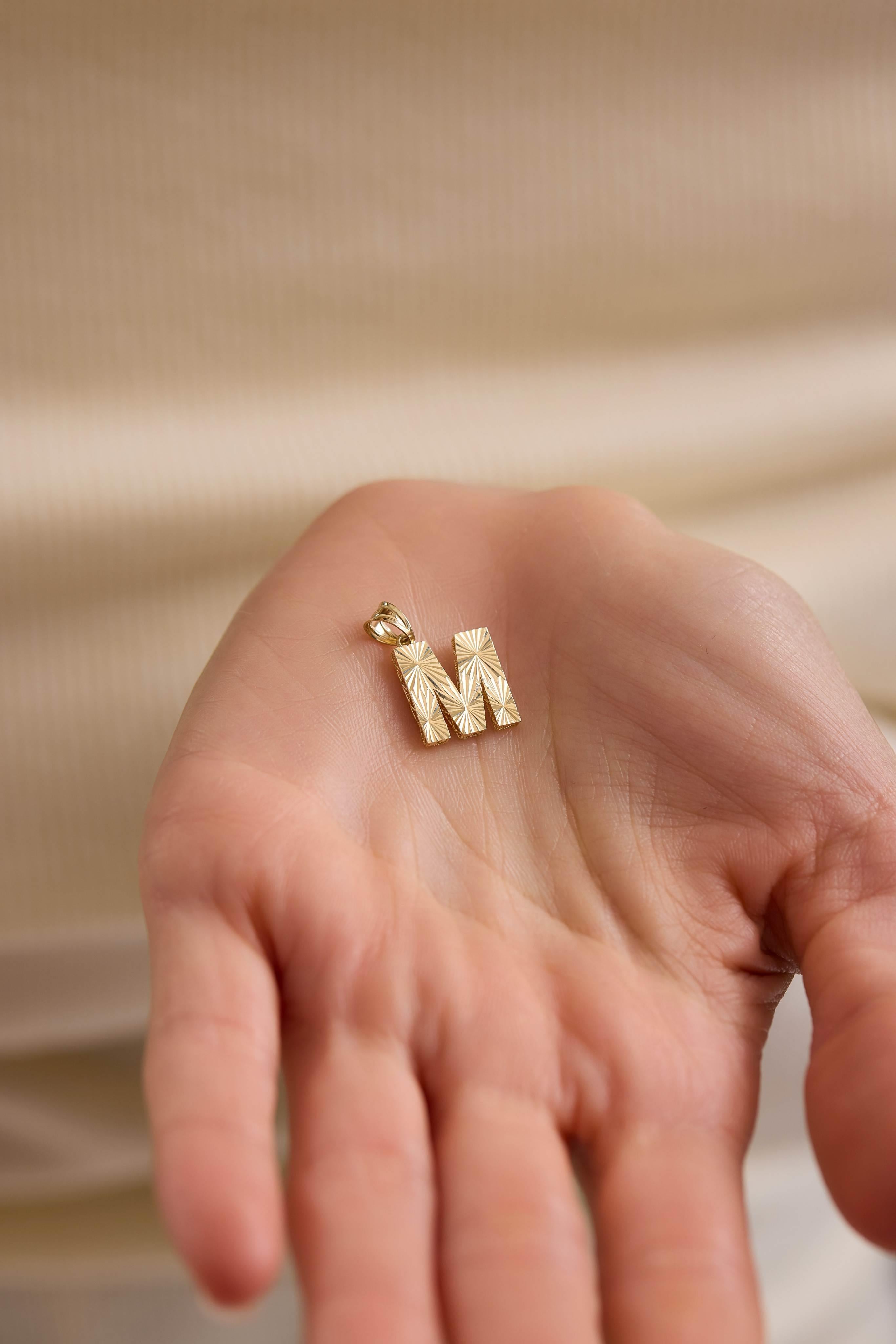 14 Ayar Orta Boy Kalemli Altın Kolye Ucu