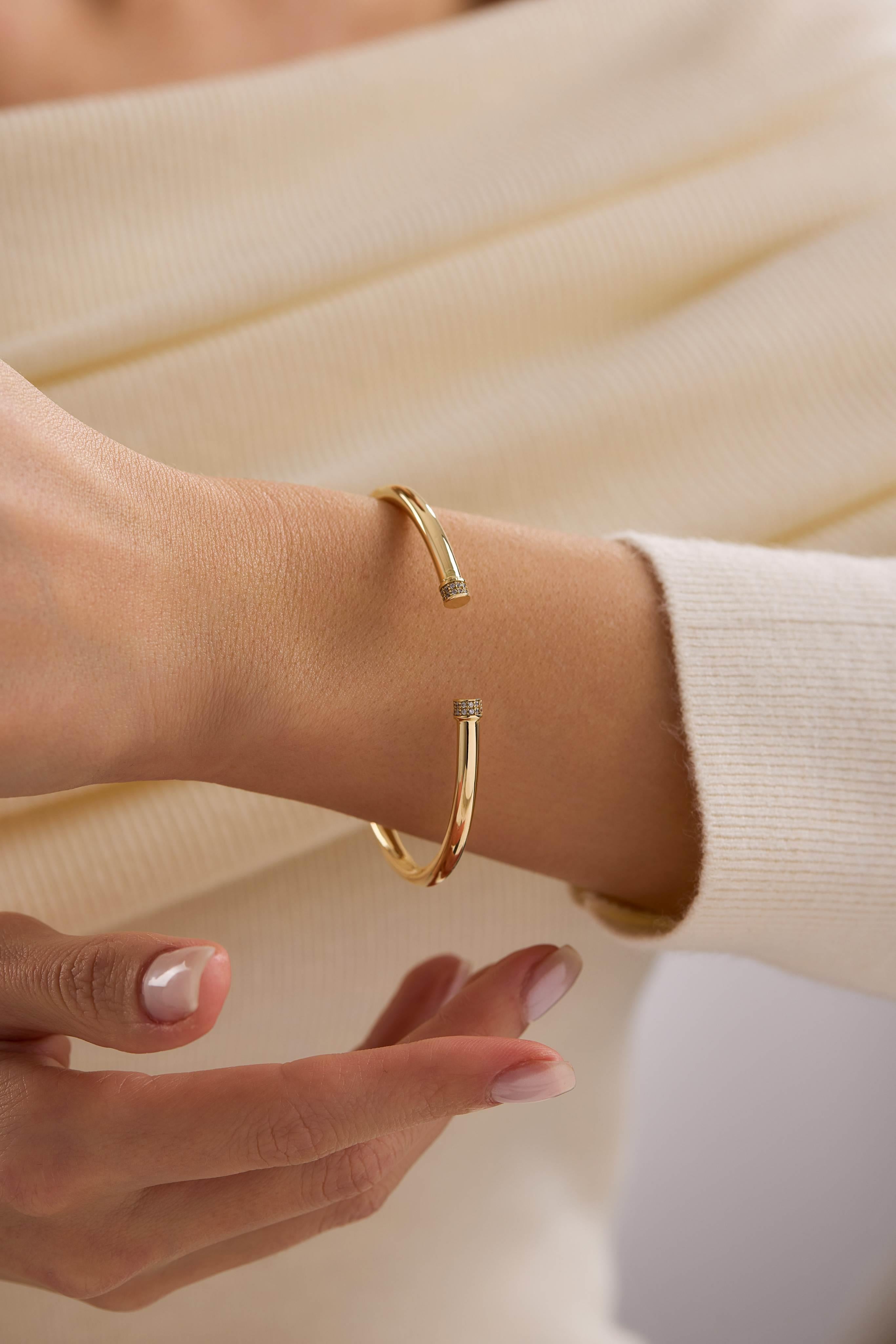 14 Ayar Oval Taşlı Kelepçe