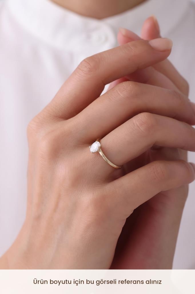 14 Ayar Oval Tektaş Altın Yüzük