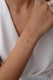 14 Ayar Pembe Taşlı Kare Altın Bileklik