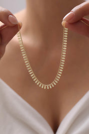 8 Ayar Pullu Sallantılı Altın Kolye