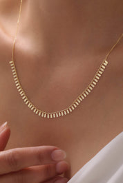 8 Ayar Pullu Sallantılı Altın Kolye