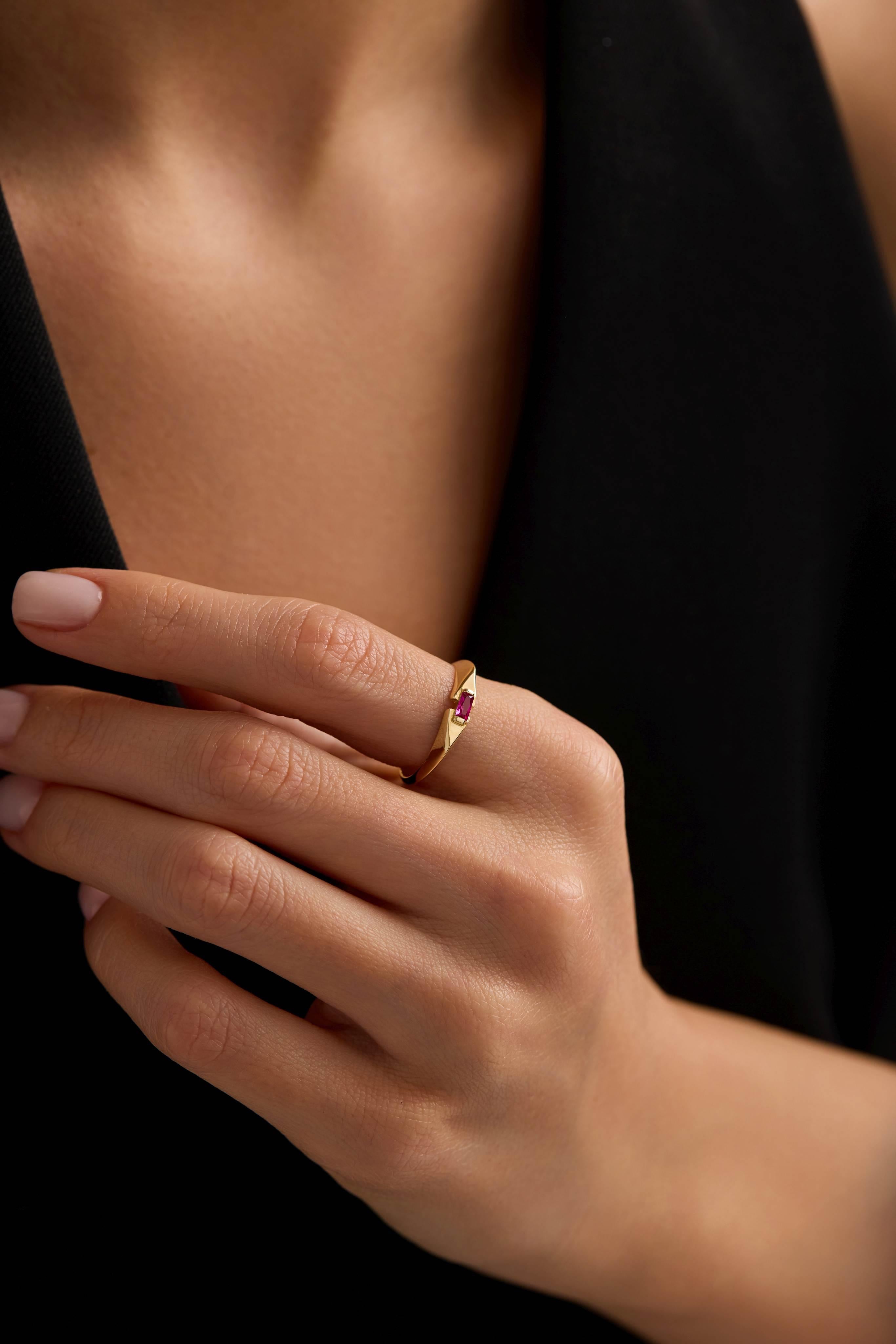 14 Ayar Renkli Taşlı Altın Yüzük