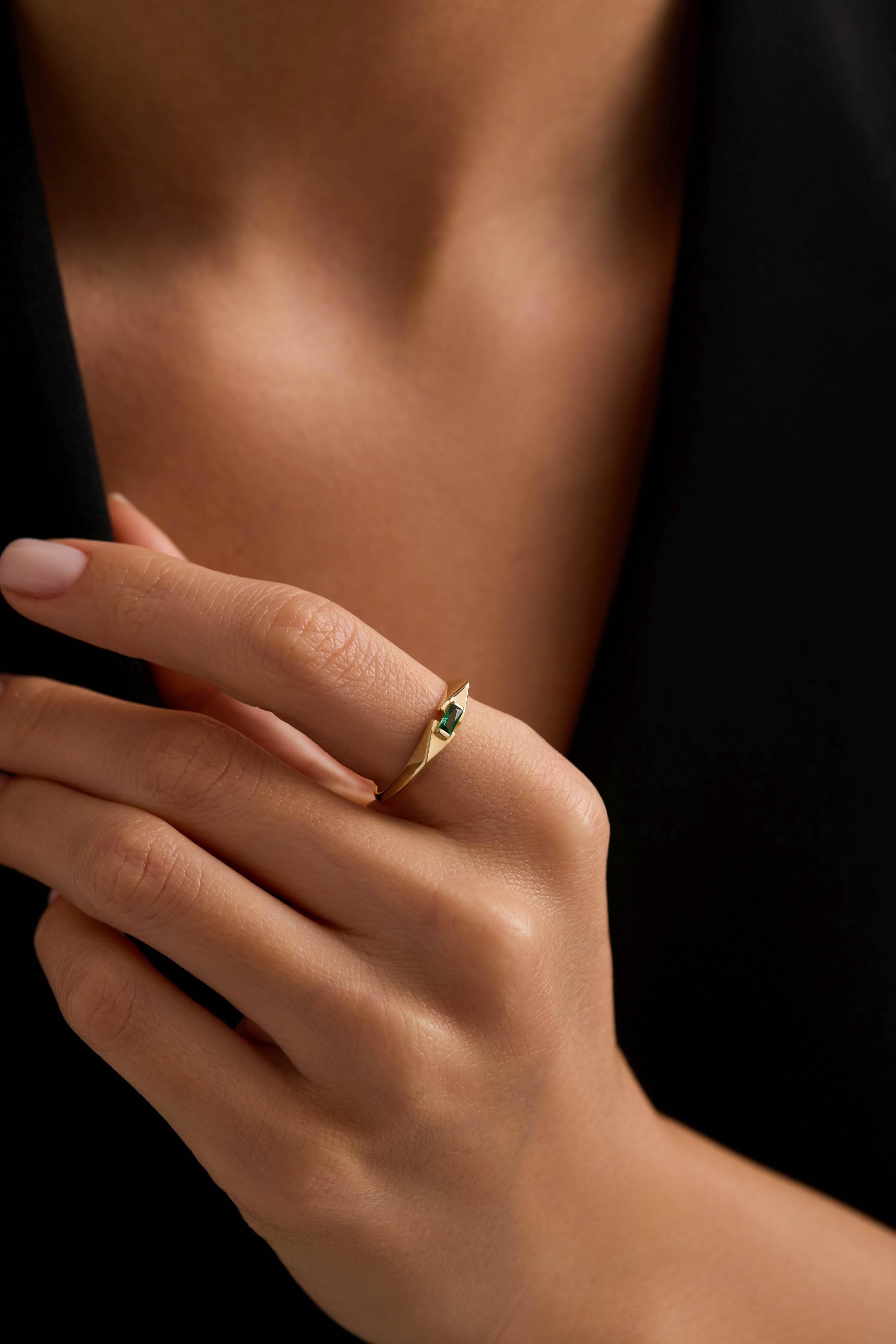 14 Ayar Renkli Taşlı Altın Yüzük