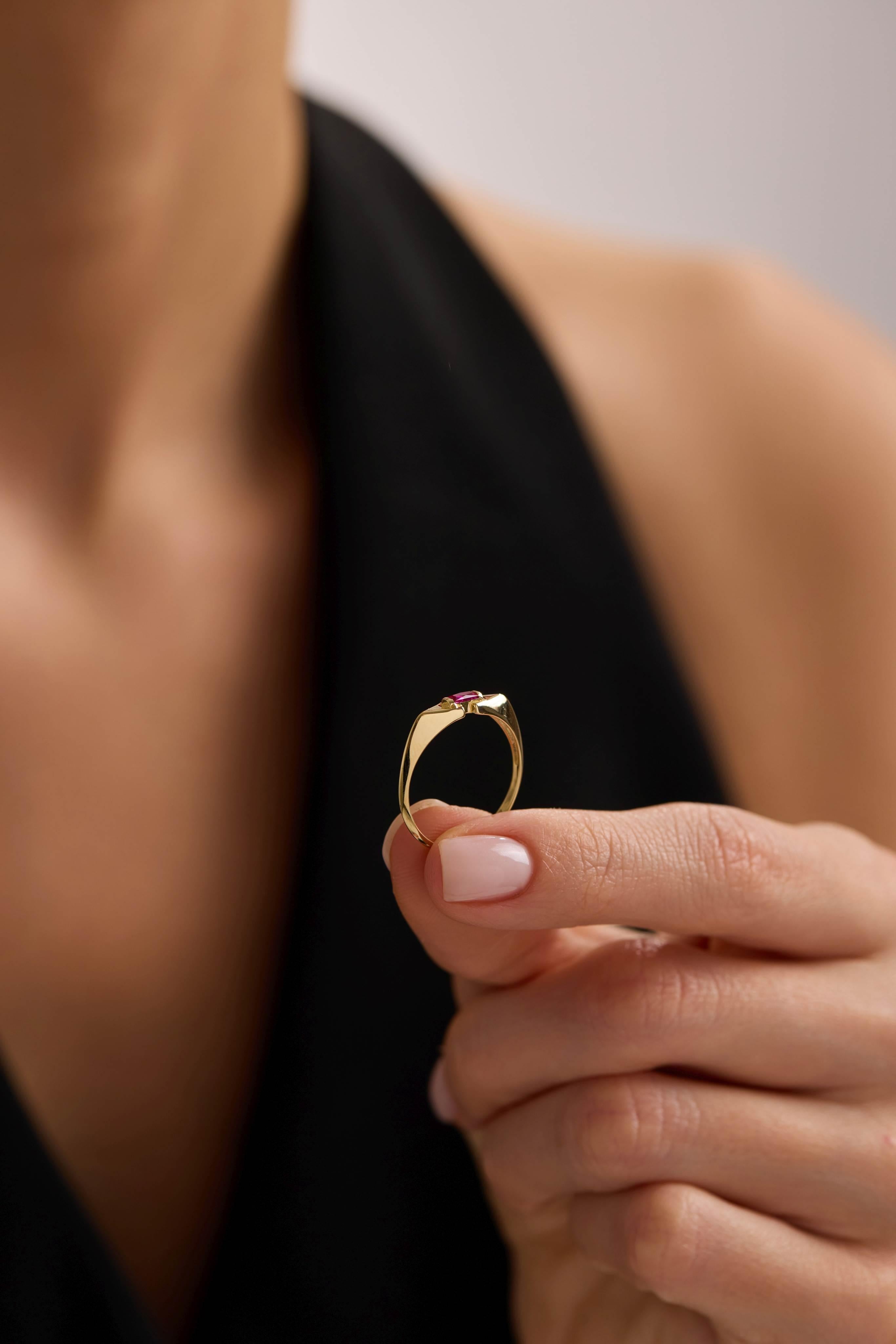 14 Ayar Renkli Taşlı Altın Yüzük