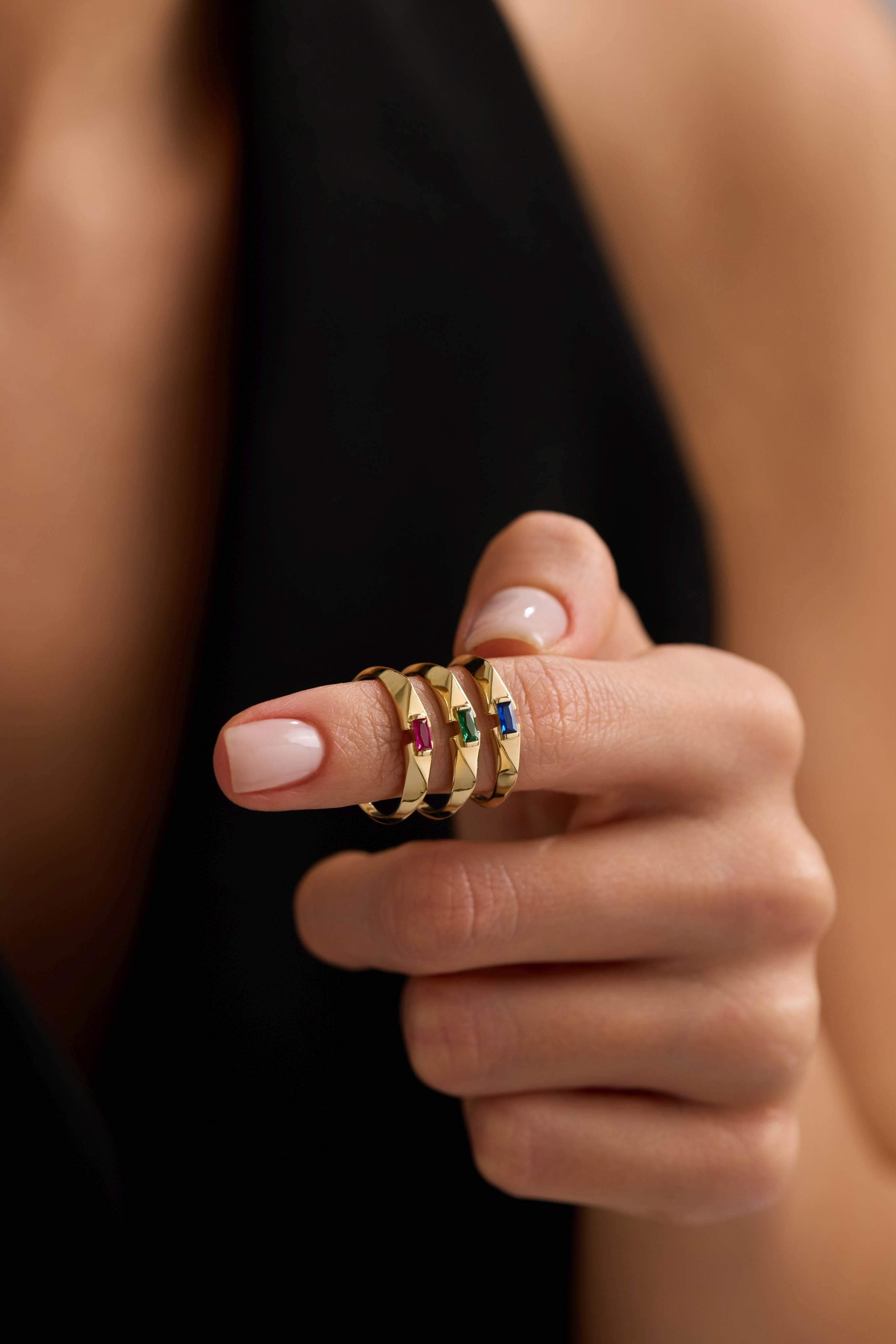 14 Ayar Renkli Taşlı Altın Yüzük