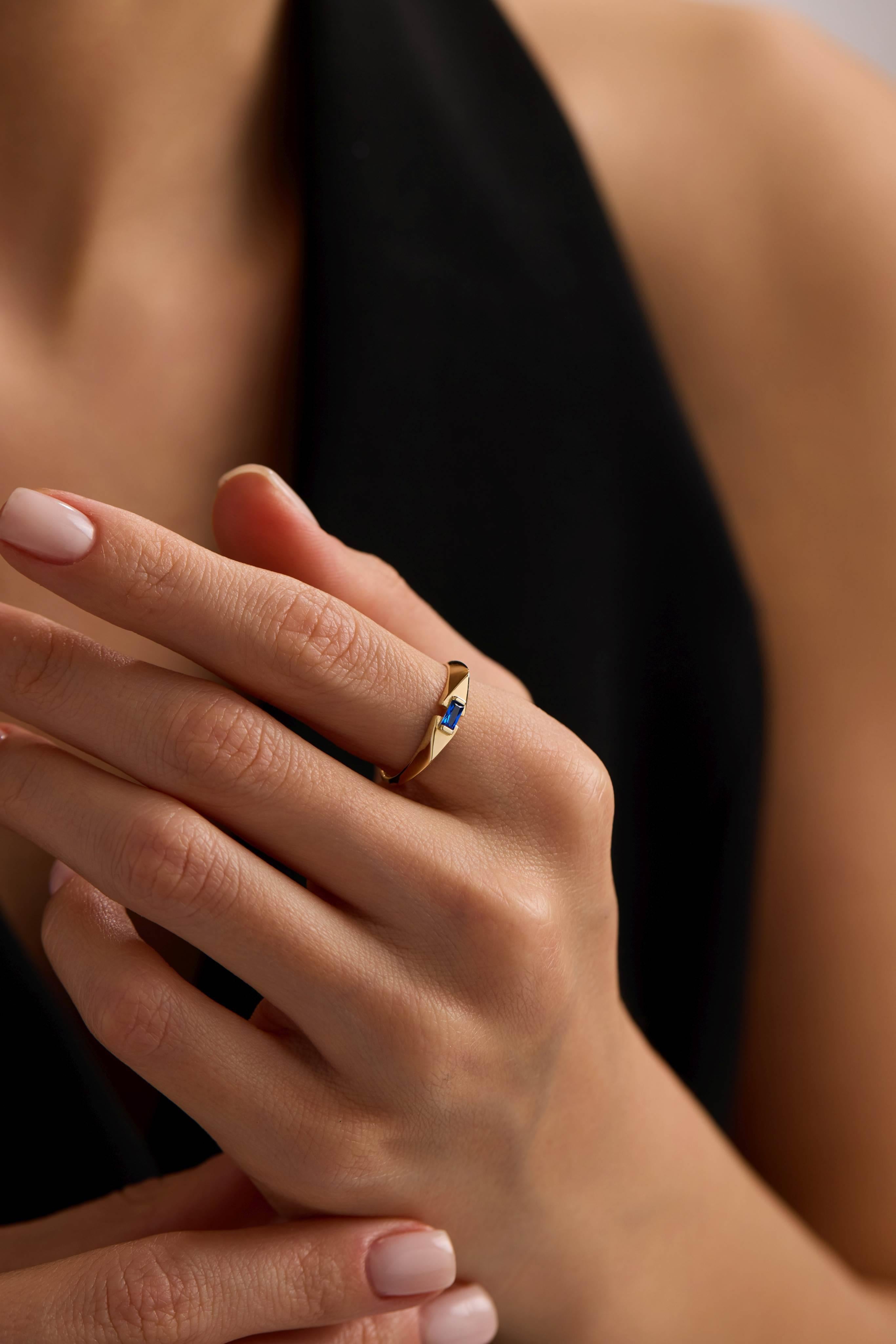 14 Ayar Renkli Taşlı Altın Yüzük