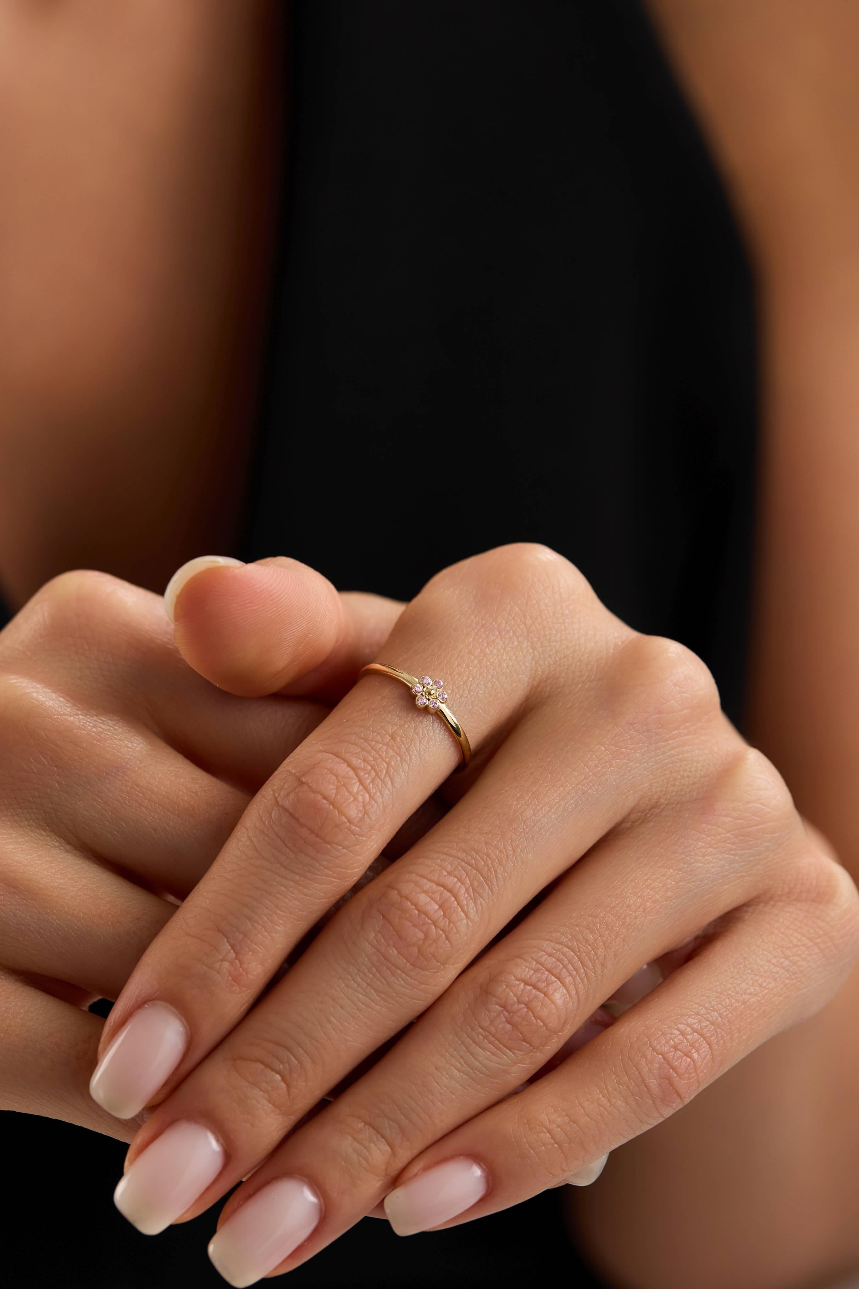 14 Ayar Renkli Taşlı Çiçek Altın Yüzük (Renk Seçenekleriyle)