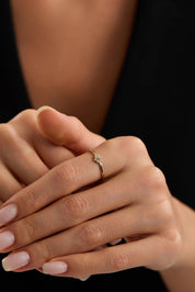 14 Ayar Renkli Taşlı Çiçek Altın Yüzük (Renk Seçenekleriyle)