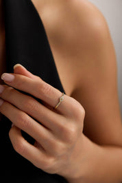 14 Ayar Renkli Taşlı Çiçek Altın Yüzük (Renk Seçenekleriyle)