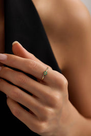 14 Ayar Renkli Taşlı Çiçek Altın Yüzük (Renk Seçenekleriyle)