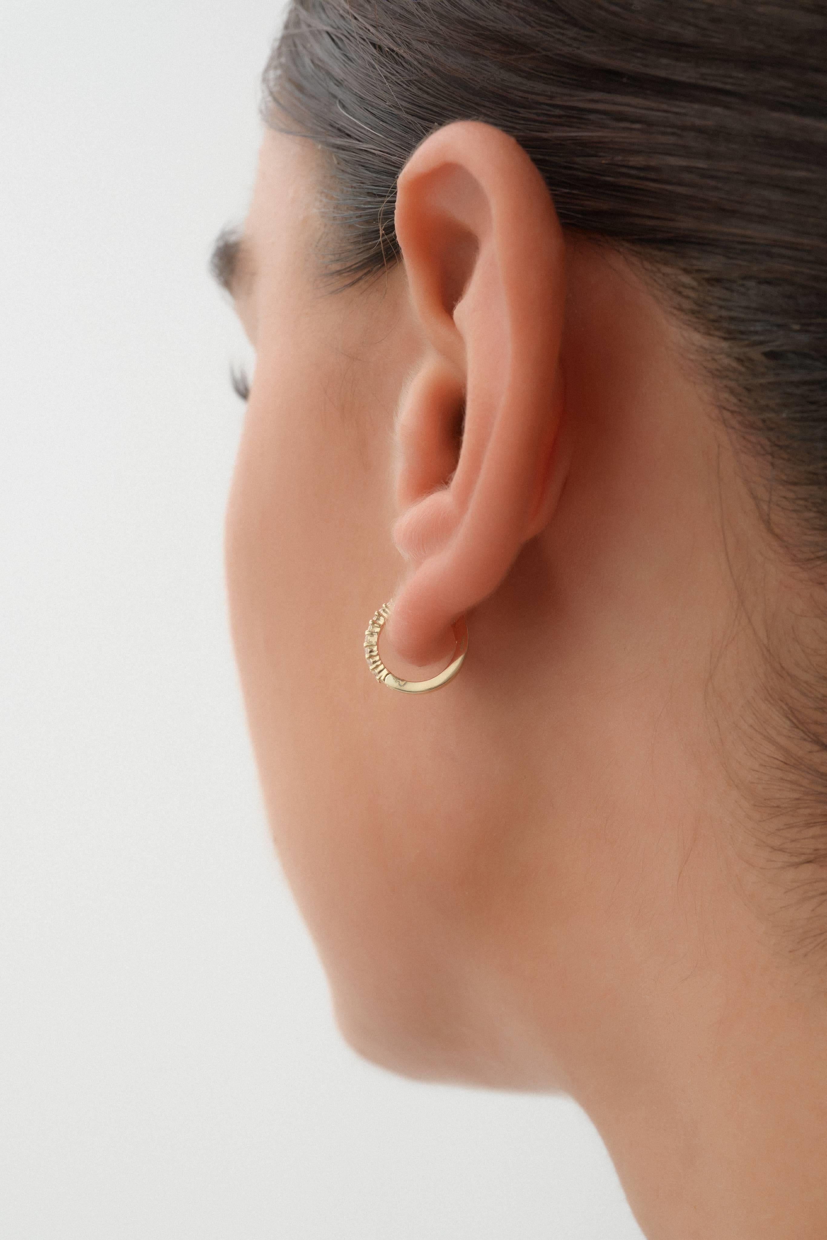 14 Ayar Taşlı Altın Halka Küpe