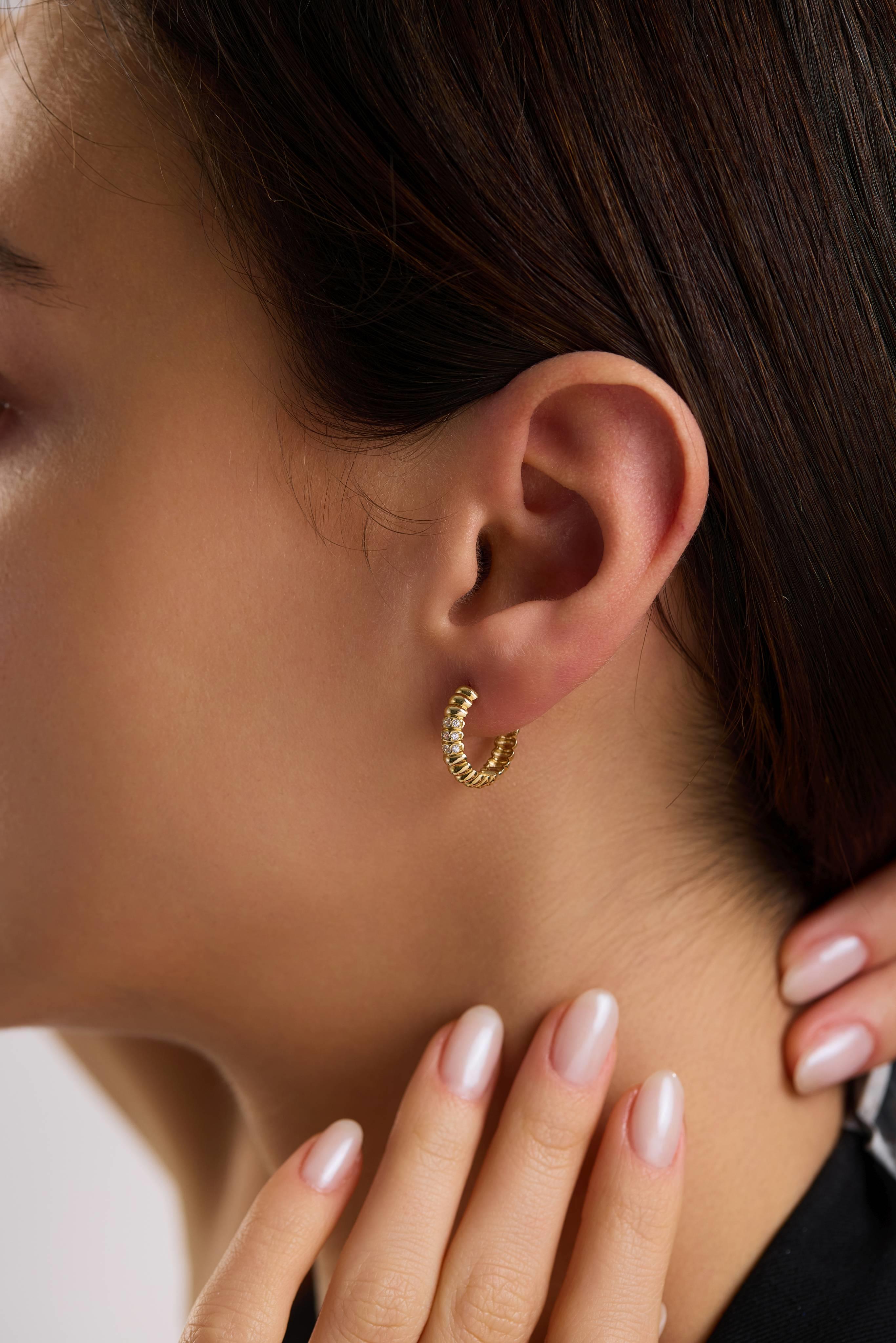 14 Ayar Taşlı Burgu Altın Halka Küpe (Küçük)