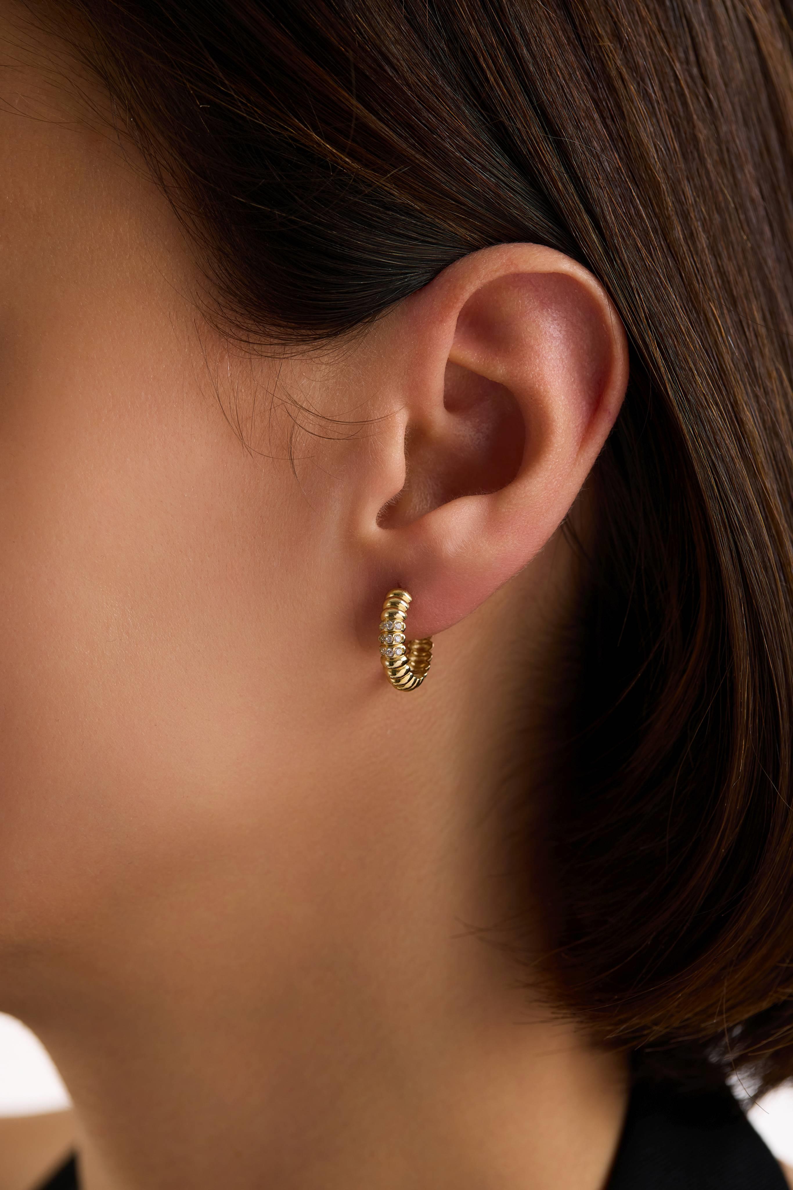 14 Ayar Taşlı Burgu Altın Halka Küpe (Küçük)