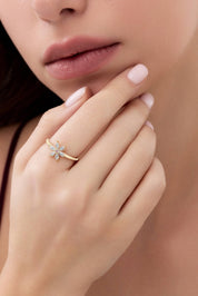 14 Ayar Taşlı Çiçek Altın Yüzük (Renk Seçenekleriyle)