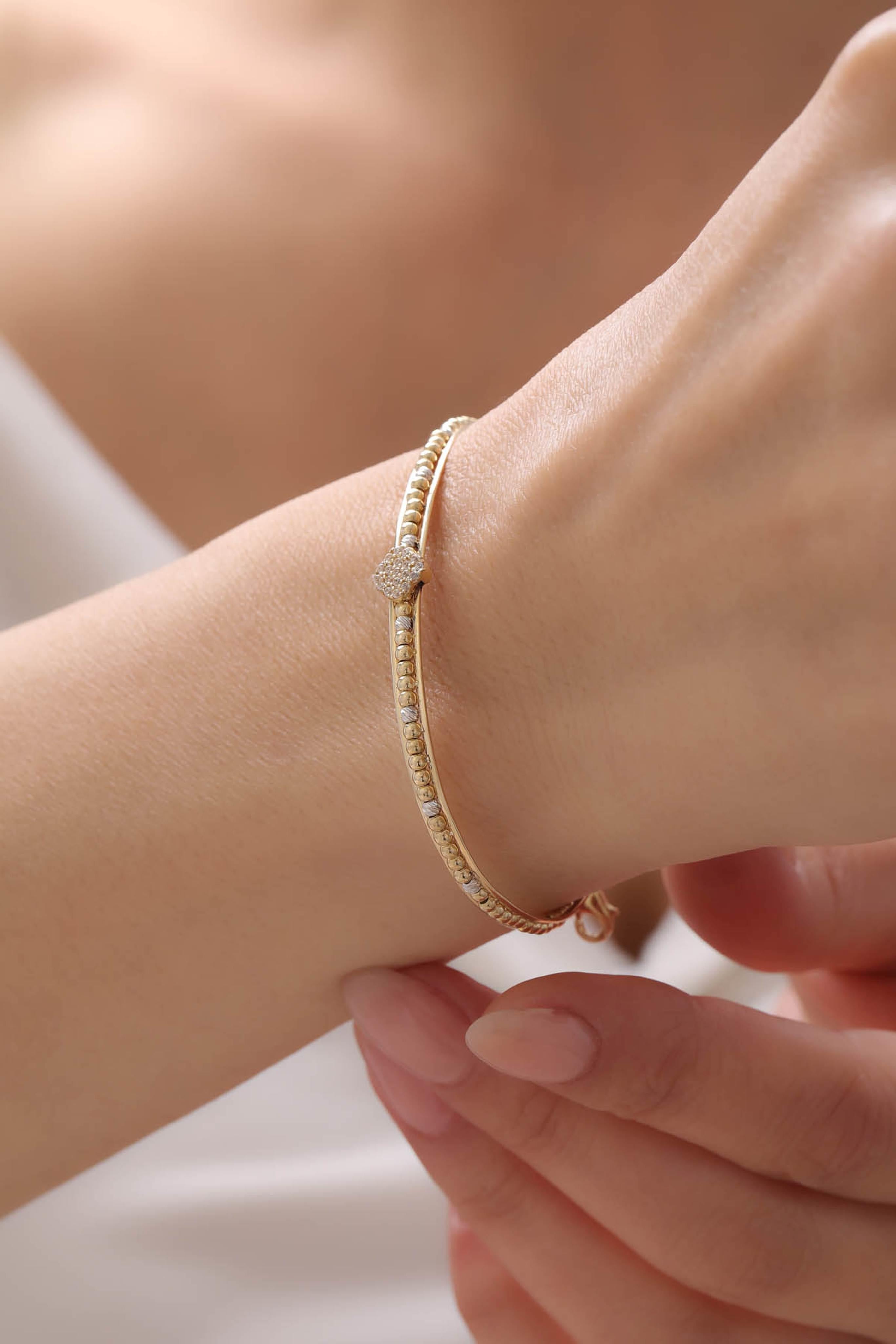 14 Ayar Taşlı Dorikalı Altın Kelepçe