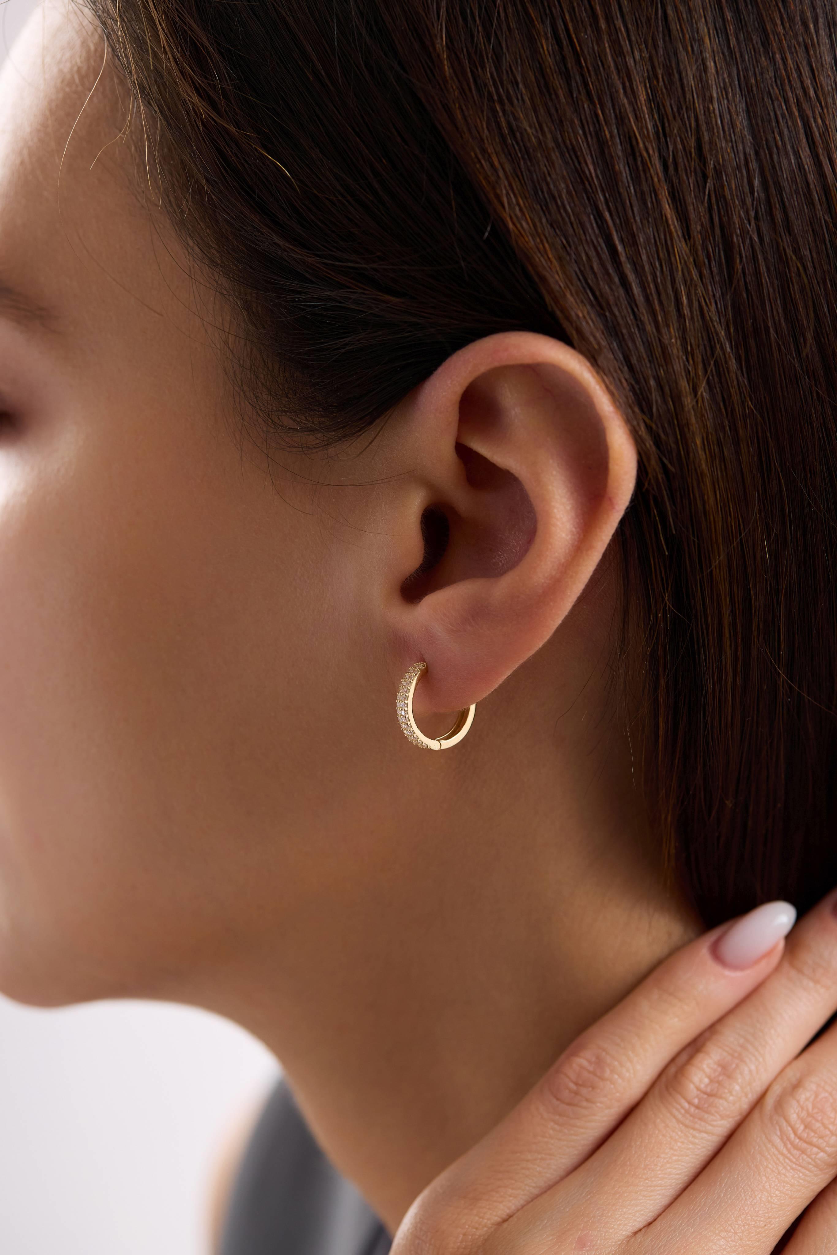 14 Ayar Taşlı Halka Altın Küpe