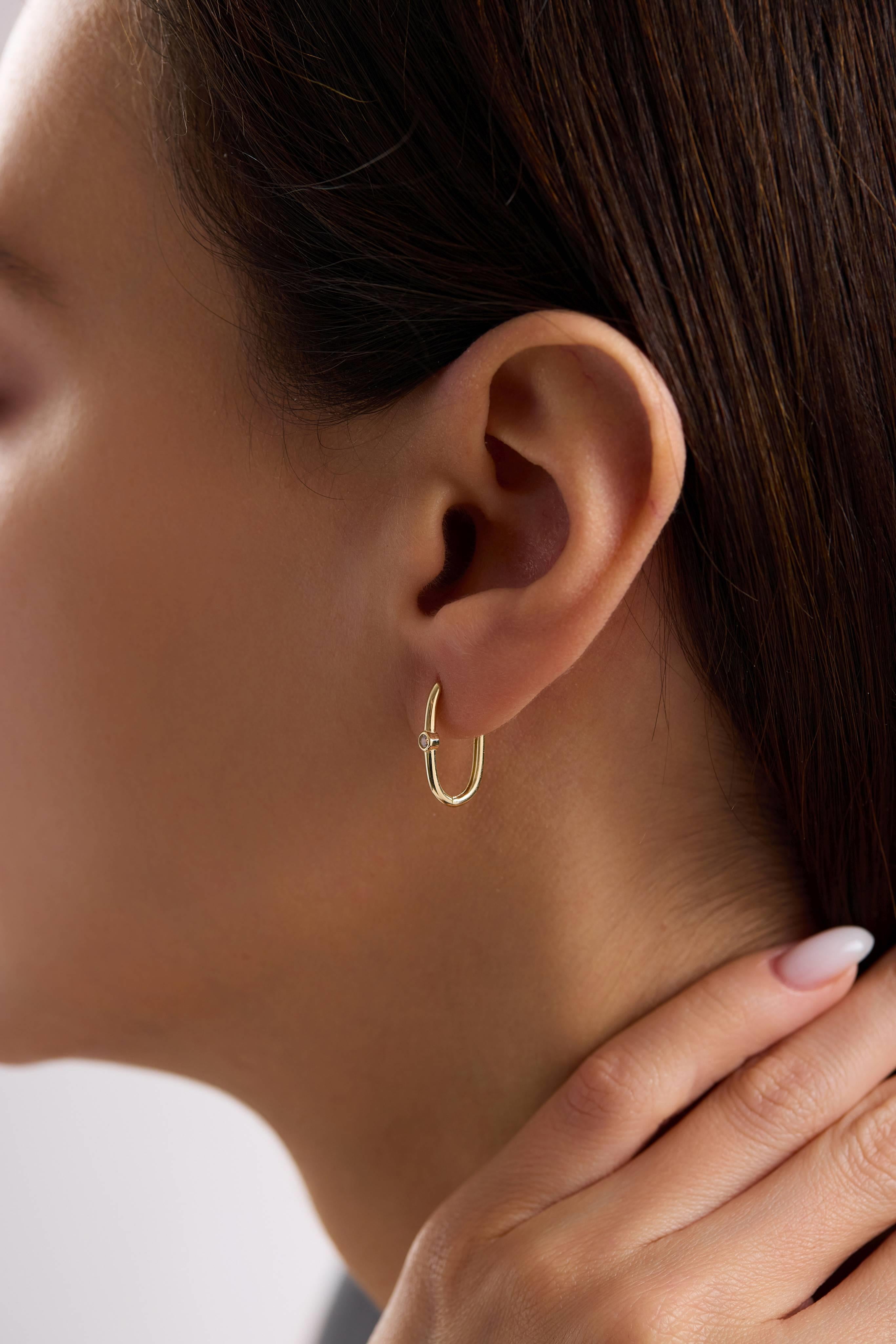 14 Ayar Taşlı Halka Altın Küpe