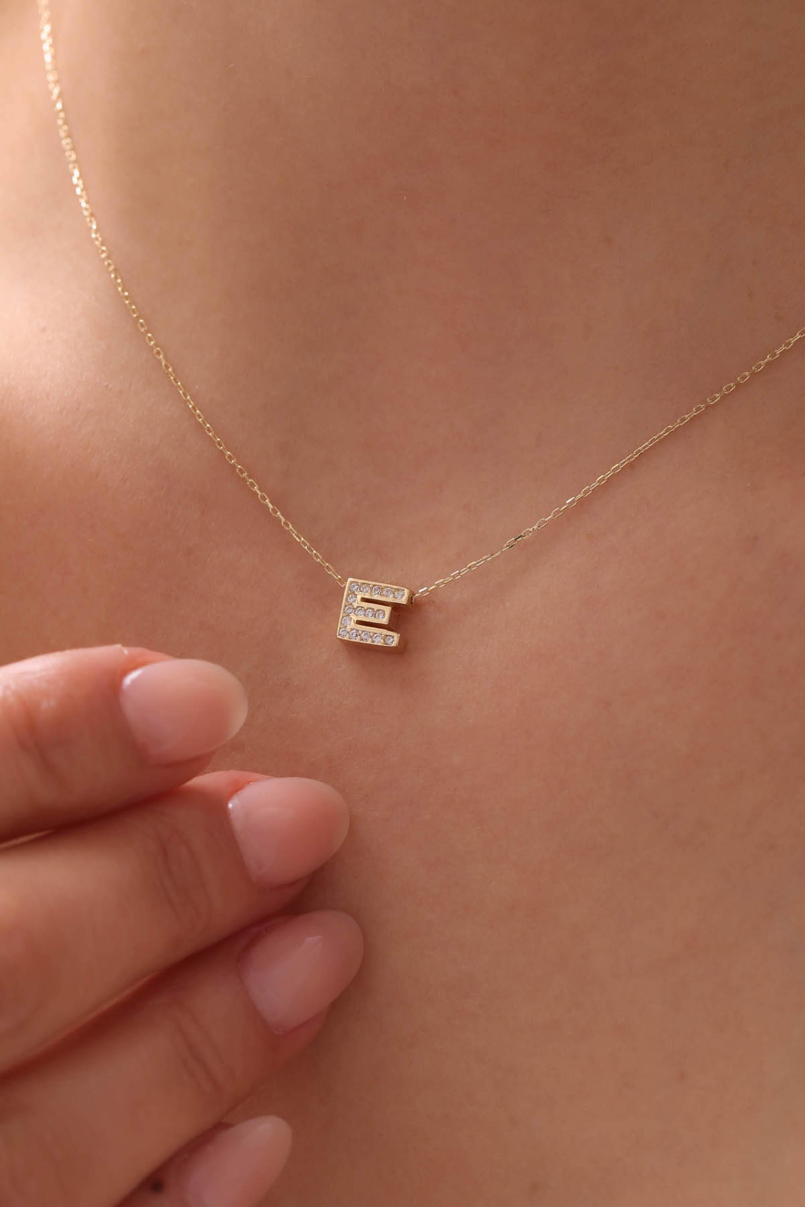 14 Ayar Taşlı Harf Altın Kolye