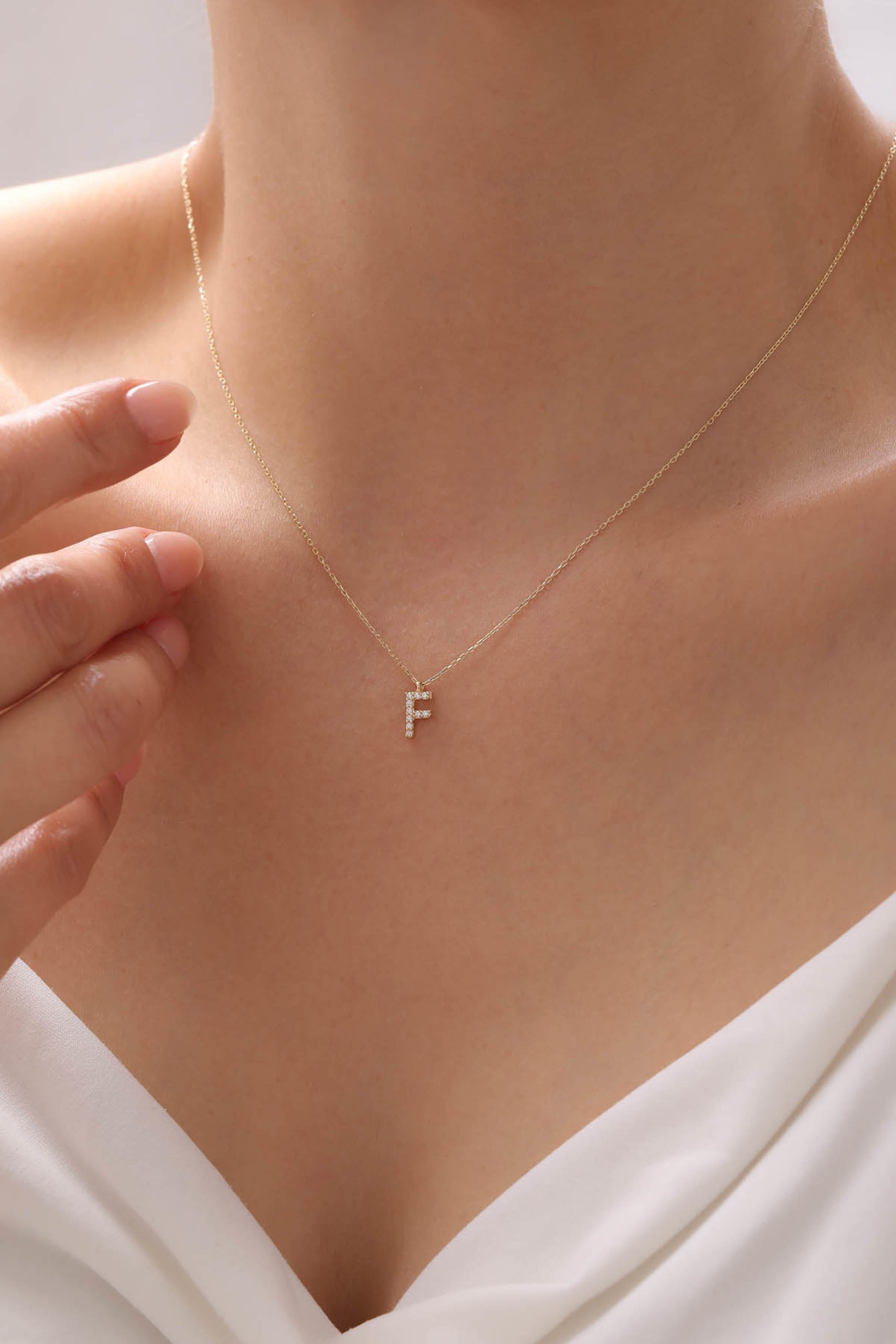 14 Ayar Taşlı Harf Altın Kolye